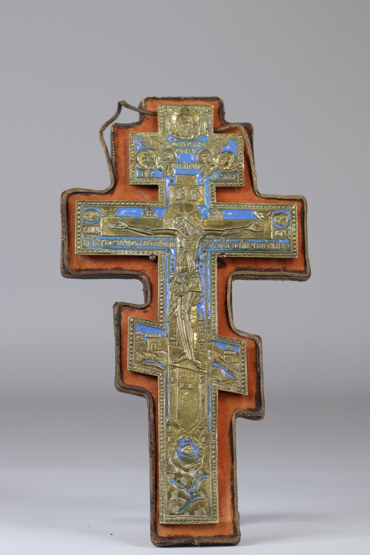 Crucifix orthodoxe en bronze gravé Russie 19ème Crocifisso ortodosso in bronzo i&hellip;