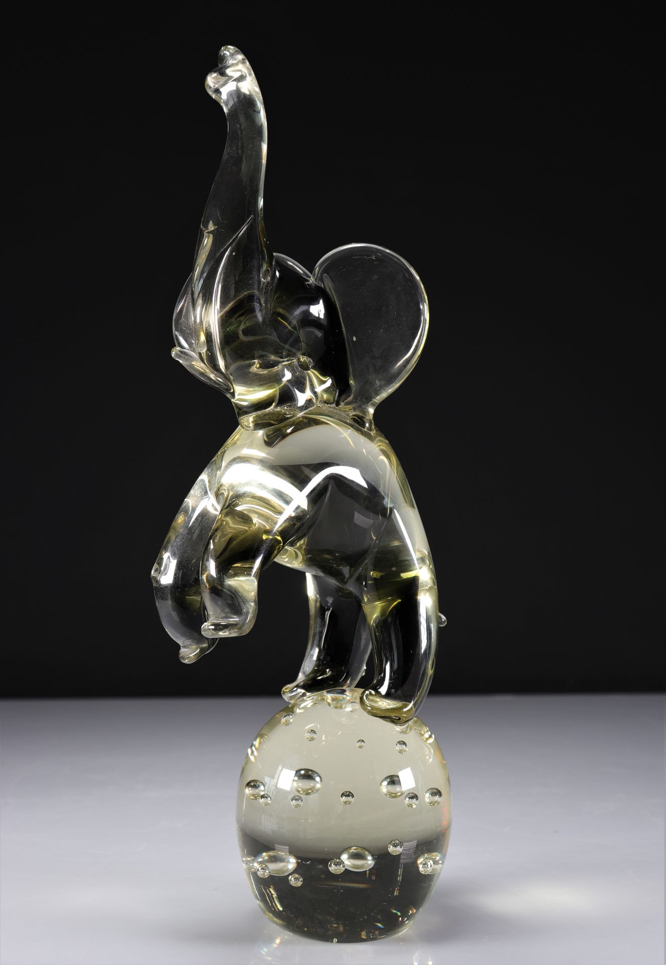 Sculpture Murano. Eléphant sur boule Murano sculpture. Elephant on ball
Weight: &hellip;