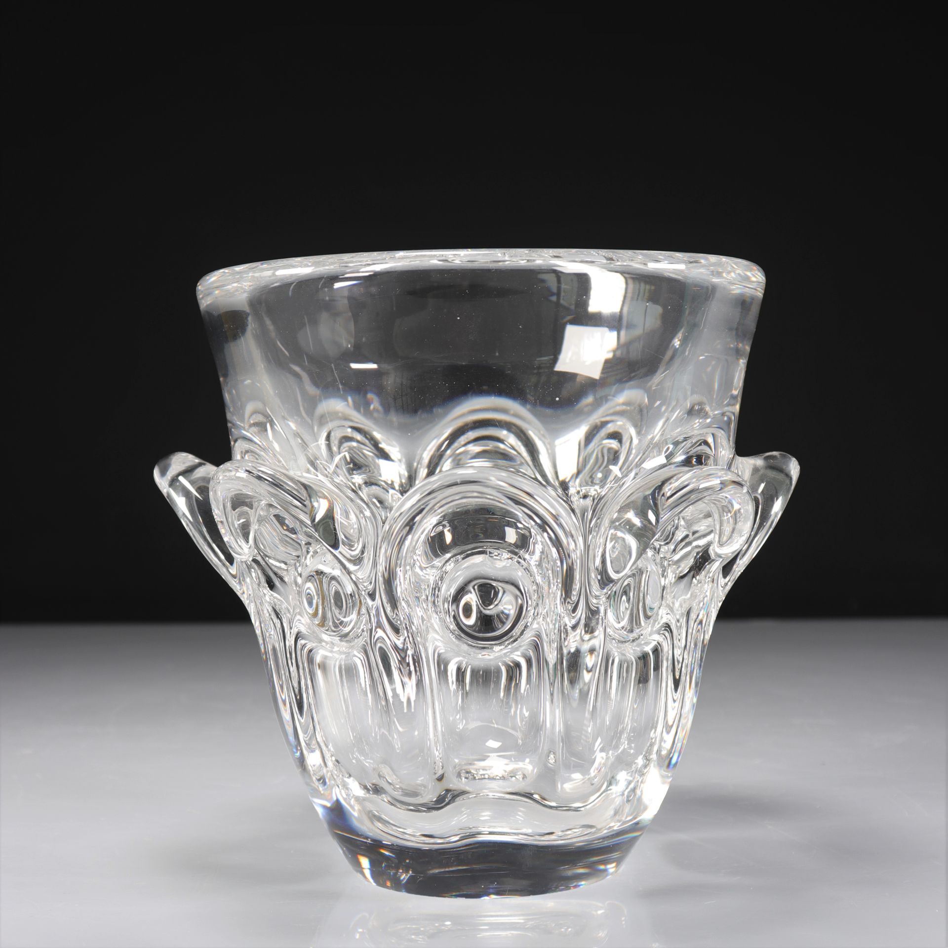 Vase Saint-Lambert. Guido Bon 圣兰伯特花瓶。Guido Bon
重量: 7.00 kg
地区: 比利时
尺寸: H 200 D 2&hellip;