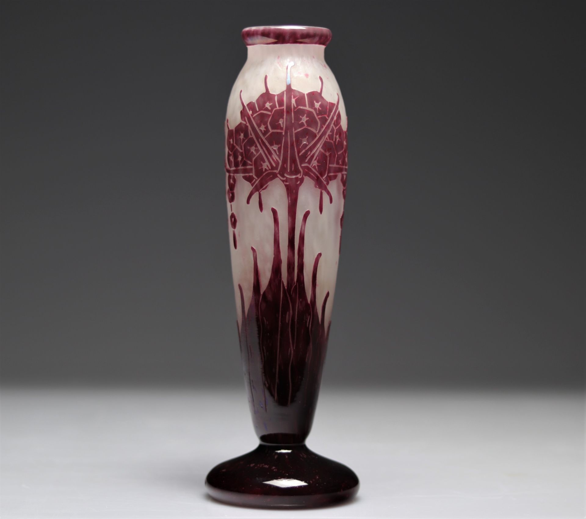 Null Il vaso in vetro francese Art Déco
Peso: 680 g
Regione: Francia
Dimensioni:&hellip;
