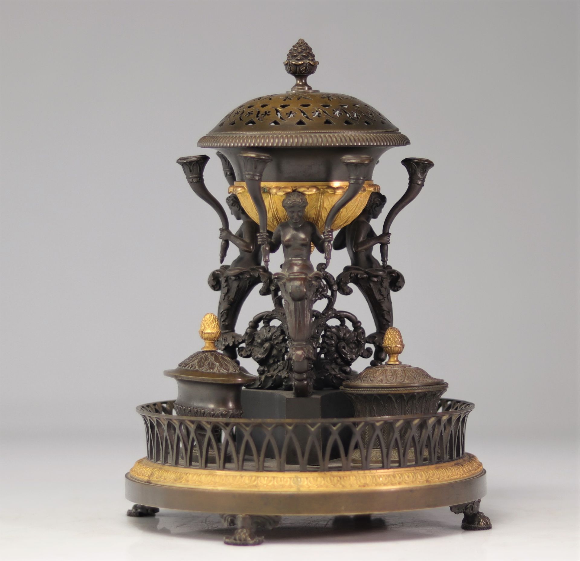 Null Pierre Philippe THOMIRE (1751-1843) Empire bronze inkwell with two patinas
&hellip;