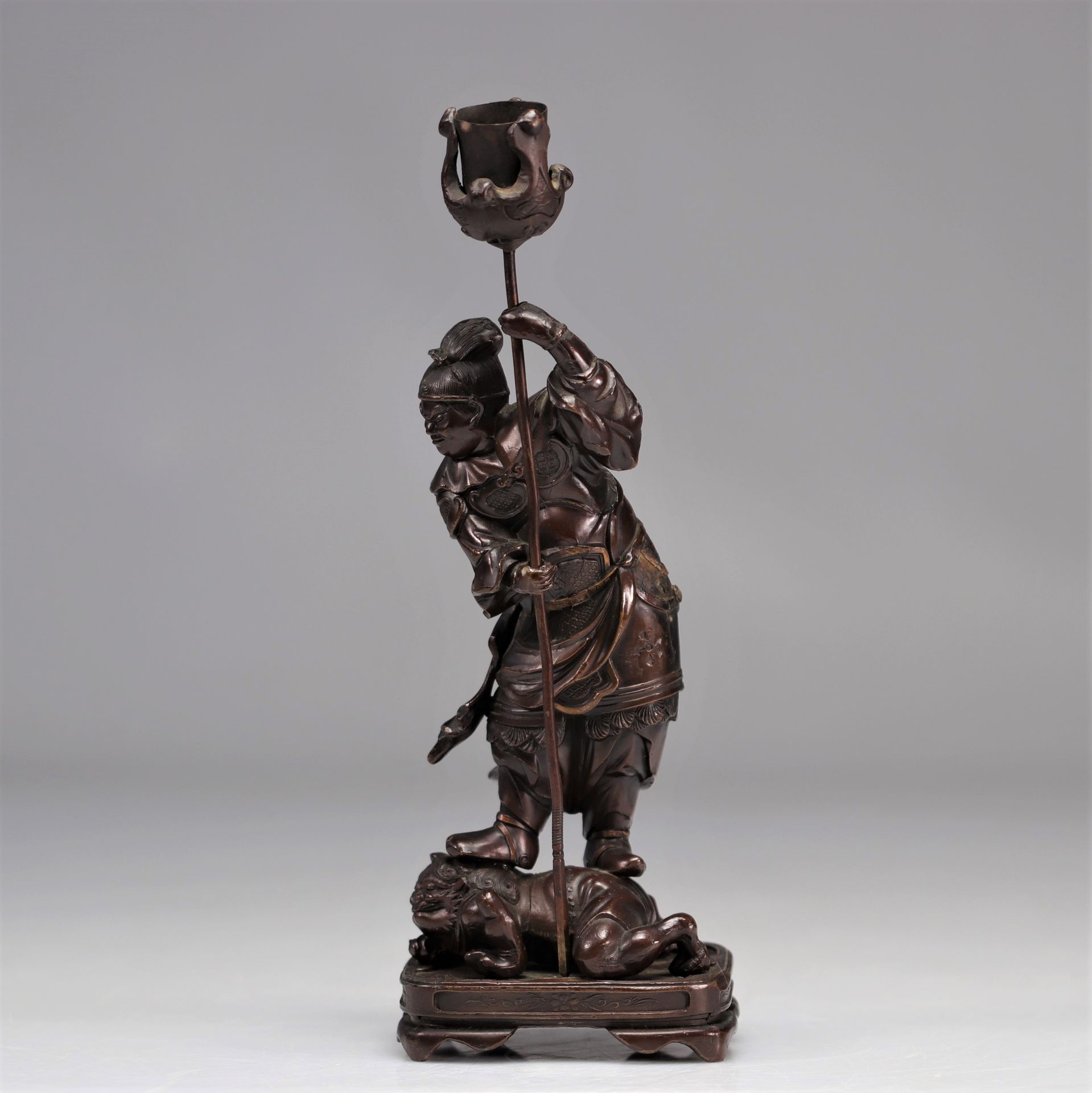 Null Bronze japonais "bougeoir" personnage sur un démon d'époque Meiji (明治時代)
Po&hellip;