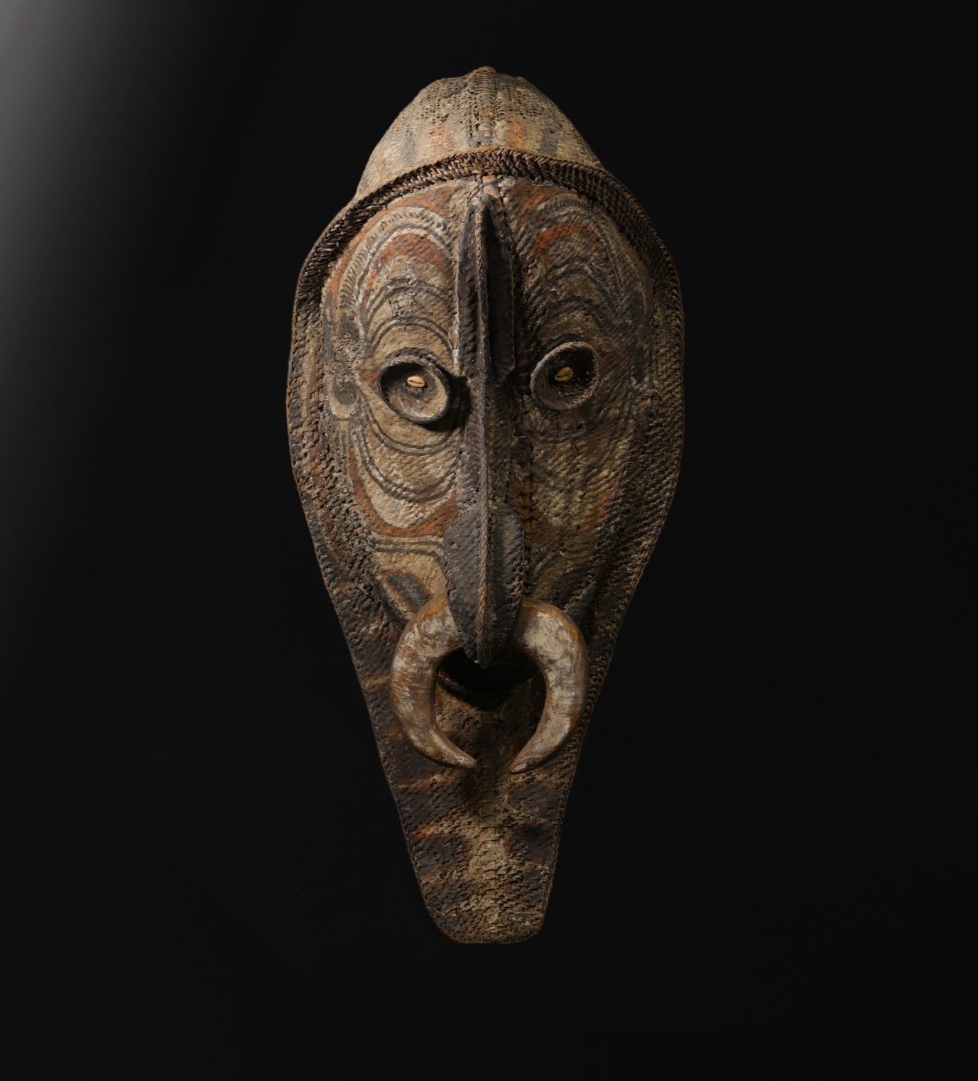 Null Grande maschera Sepik in rafia -Papua Nuova Guinea
Peso: 2,30 kg
Consegna n&hellip;