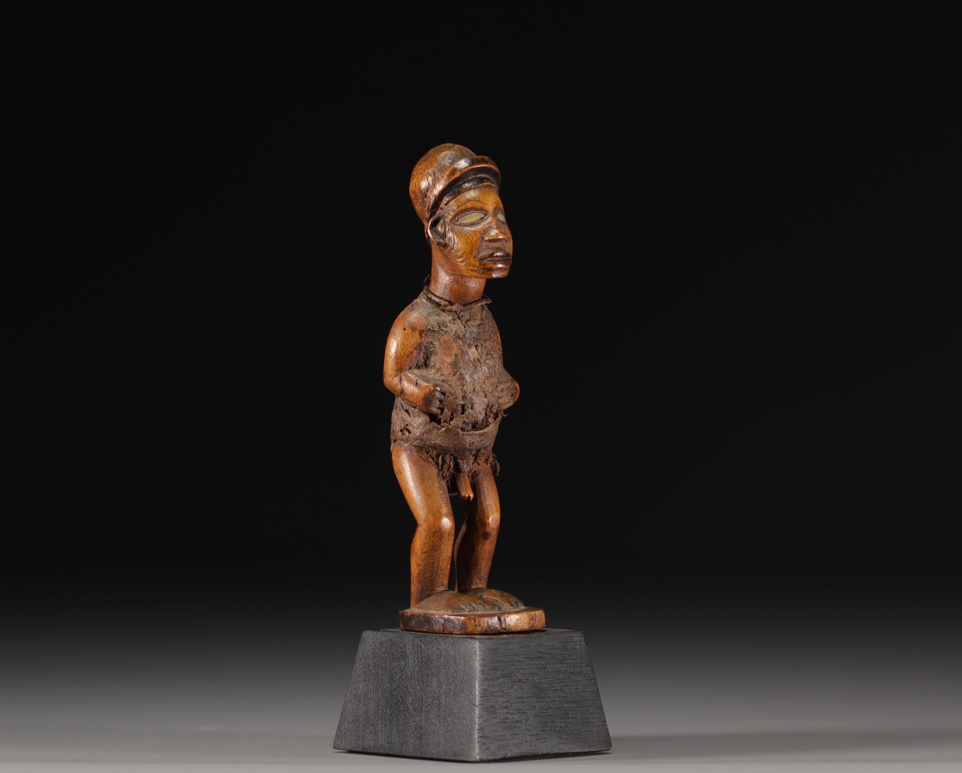 Null Statue/fétiche Bwende / Bembe - Rep.Dem.Congo Provenance: J.M.Desaive Coll.&hellip;