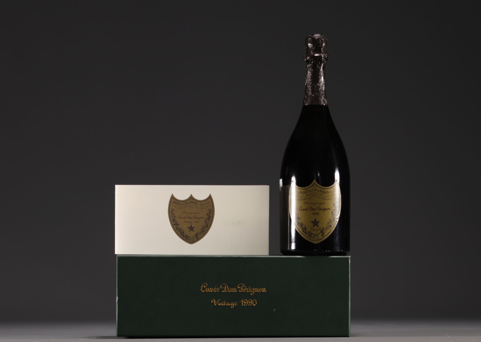 Null Champagner Moët et Chandon Cuvée Dom Pérignon Vintage 1990 in seiner Schatu&hellip;