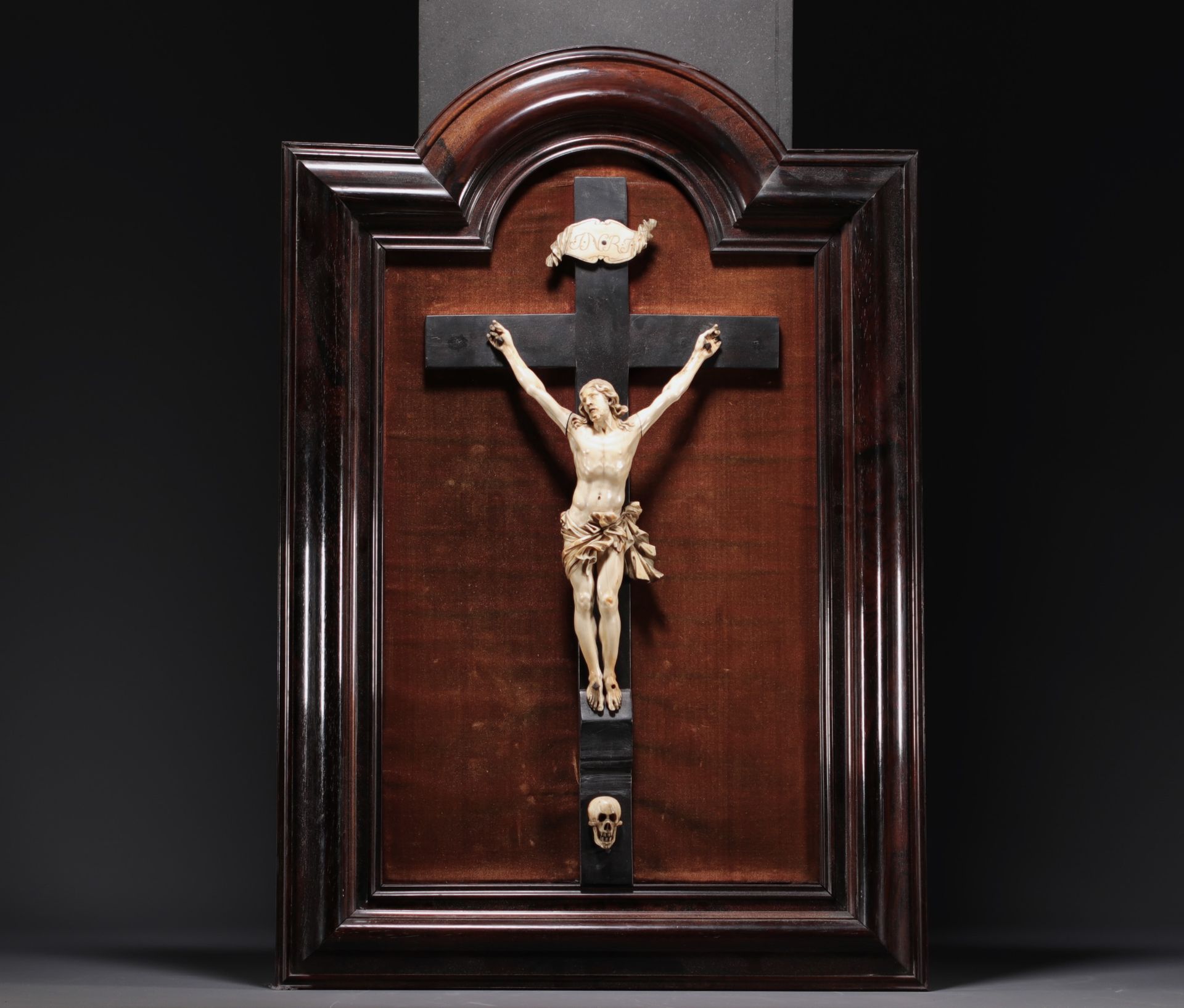 Null Christ en ivoire du XVIIIe siècle ( attente de Cites)
Poids: 3.82 kg
Livrai&hellip;