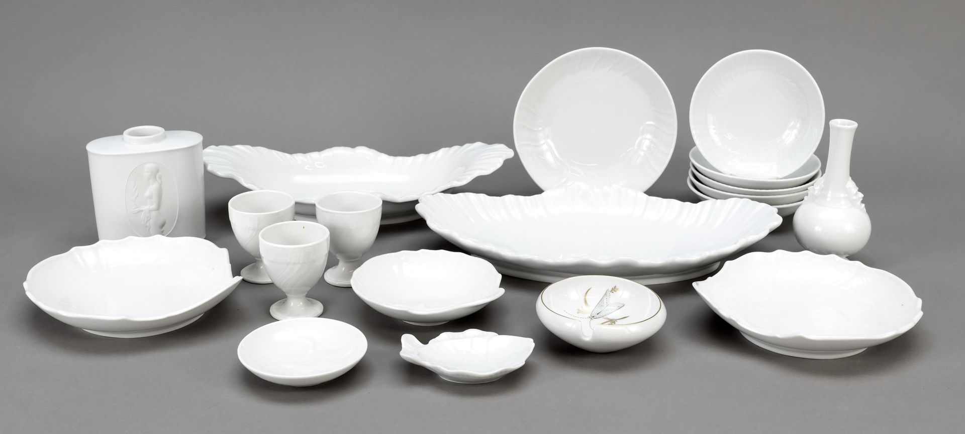 Null Mixed lot, 19 pieces, KPM Berlin, end of 20th century, 2nd choice, white, v&hellip;