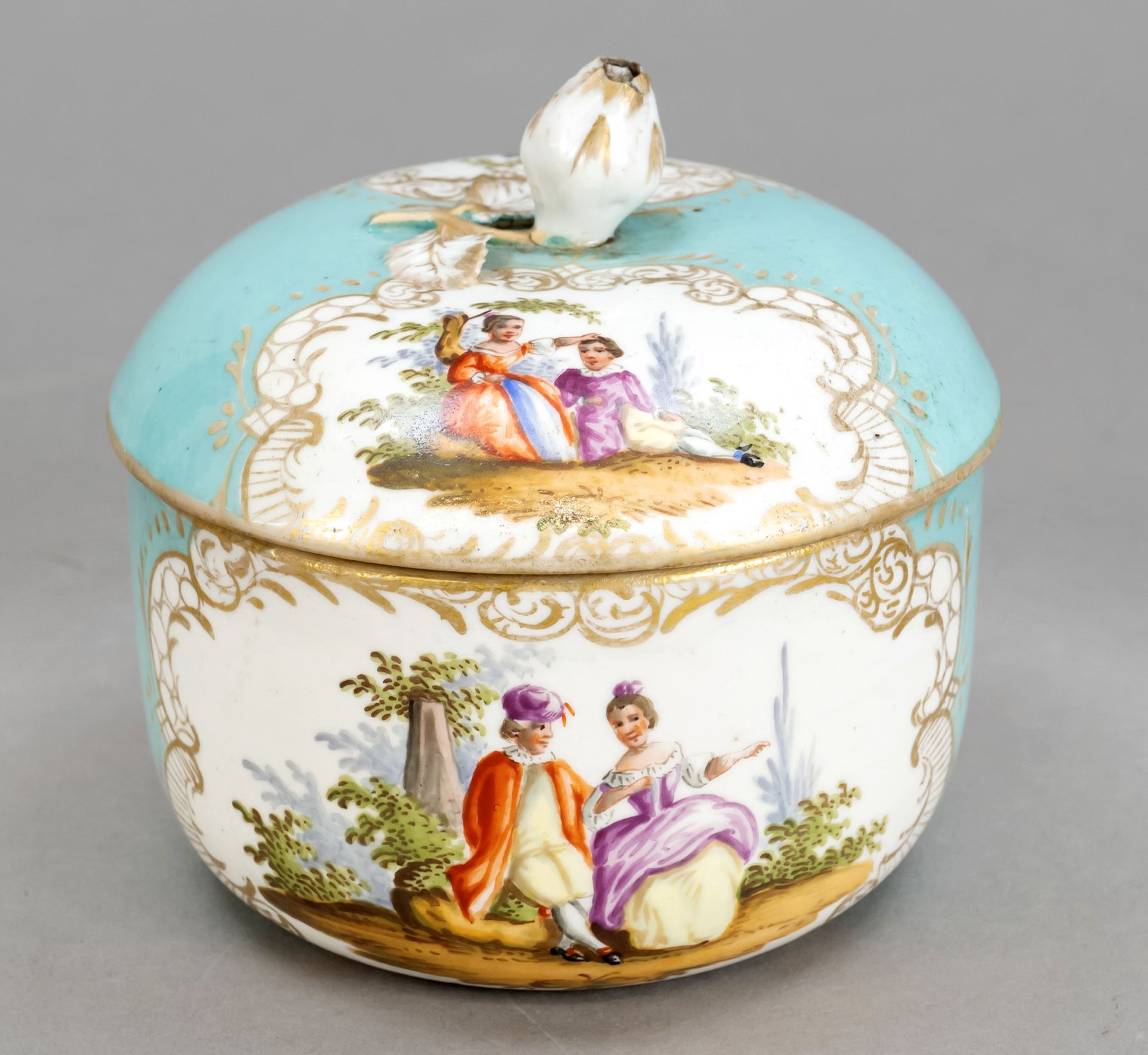 Null Round lidded box, Carl Thieme zu Potschappel, Saxony, c. 1900, polychrome p&hellip;