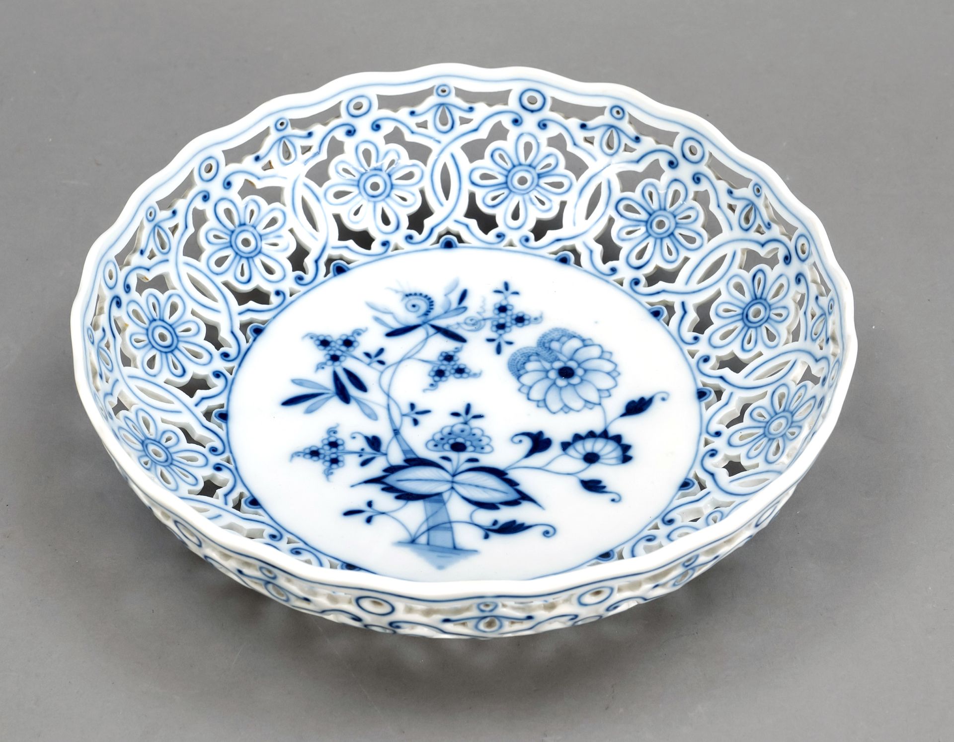 Null Plat rond ajouré, Carl Teichert, ville de Meissen, marque 1900-10. Décor à &hellip;