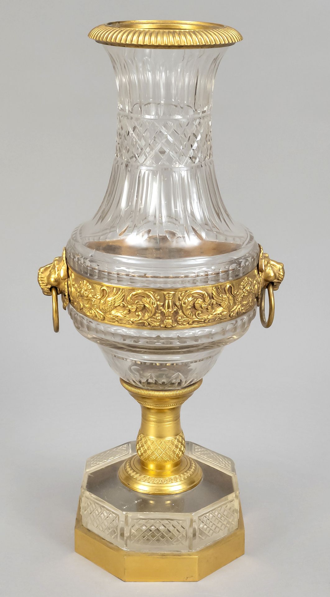 Null Baluster vase, probably France, end of 19th c., clear glass with gilded bro&hellip;