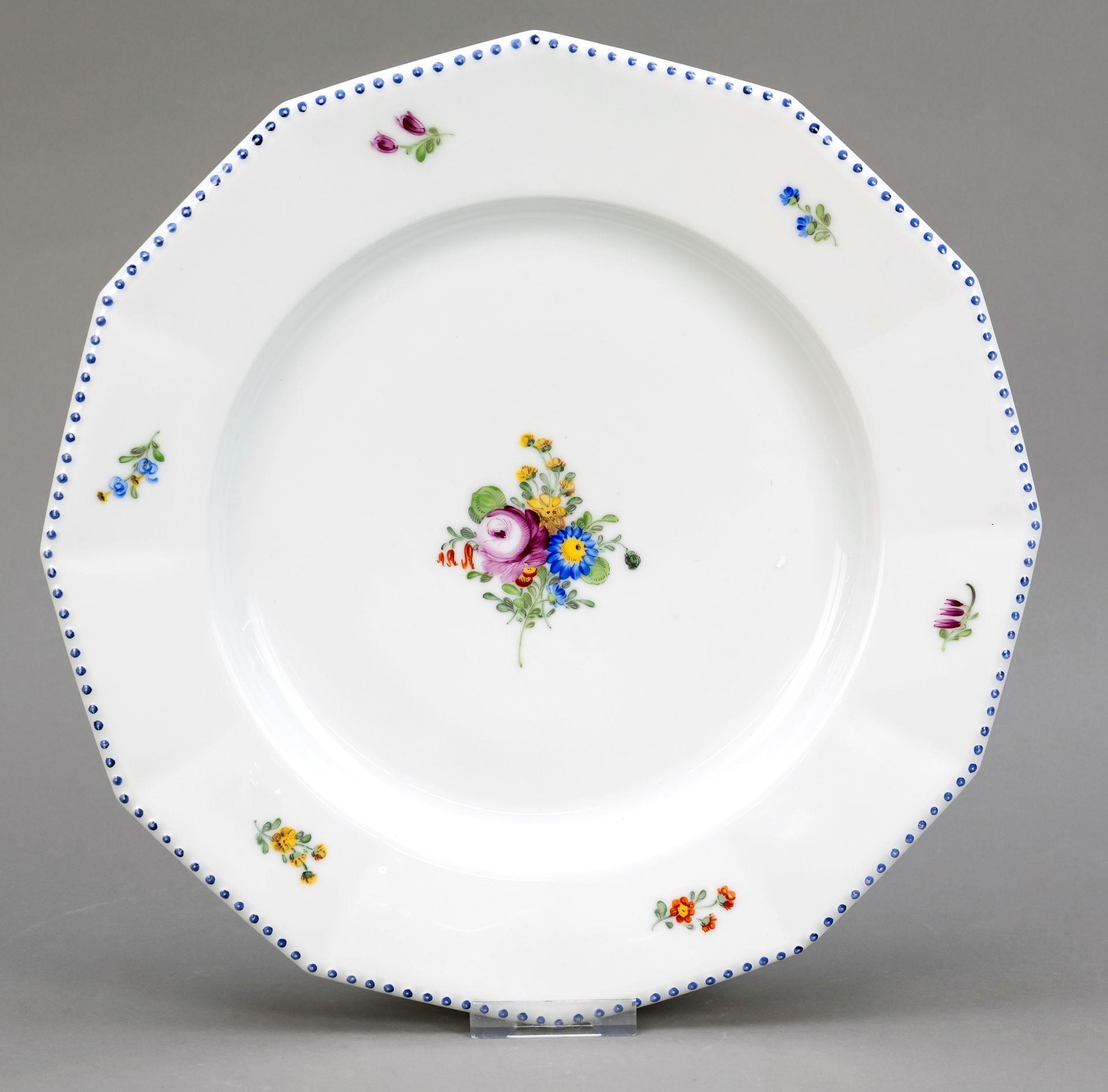 Null Plato redondo, Nymphenburg, marca 1925-75, modelo Pearl, diseño Dominikus A&hellip;