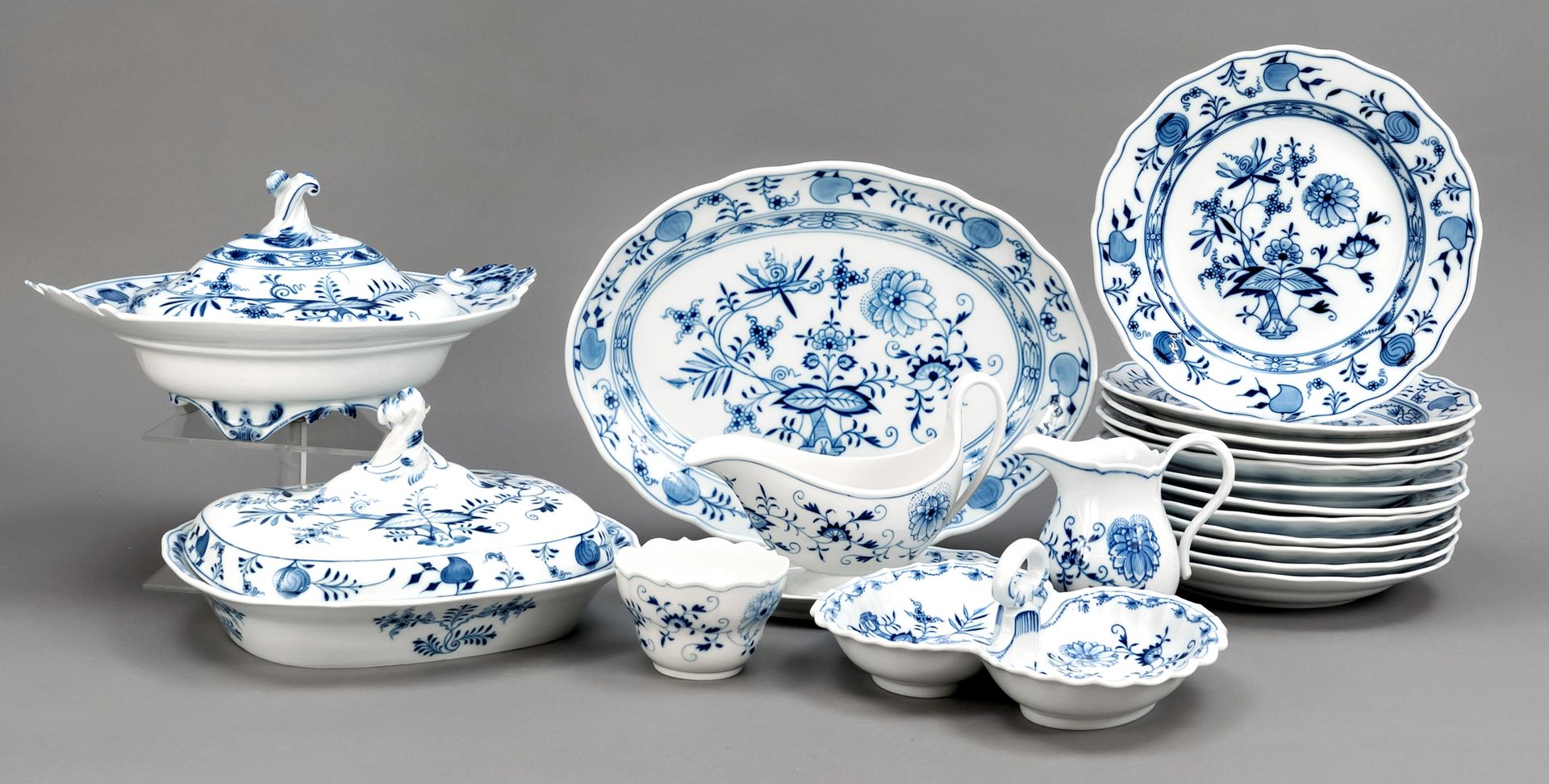 Dinner service for 12 persons, 29 pieces, Meissen, vario…