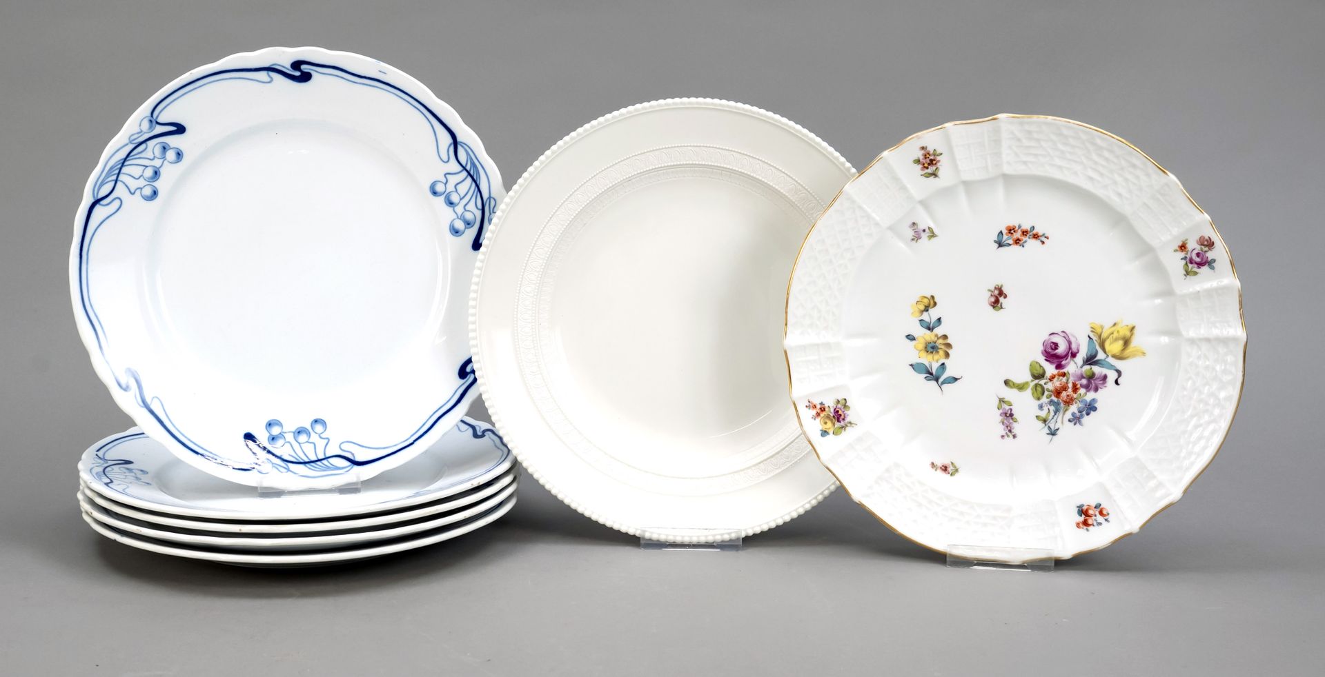 Null Set of seven plates, 1x KPM Berlin, 1st choice, white, Ø 24 cm, 1x Samson, &hellip;