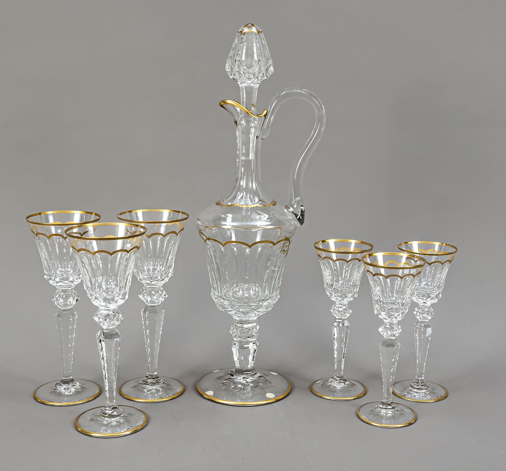Null 25件套玻璃杯，法国，20世纪下半叶，Cristalleries Saint-Louis，卓越的形式，12个白葡萄酒和利口酒杯和1个大酒杯，透明玻璃，&hellip;