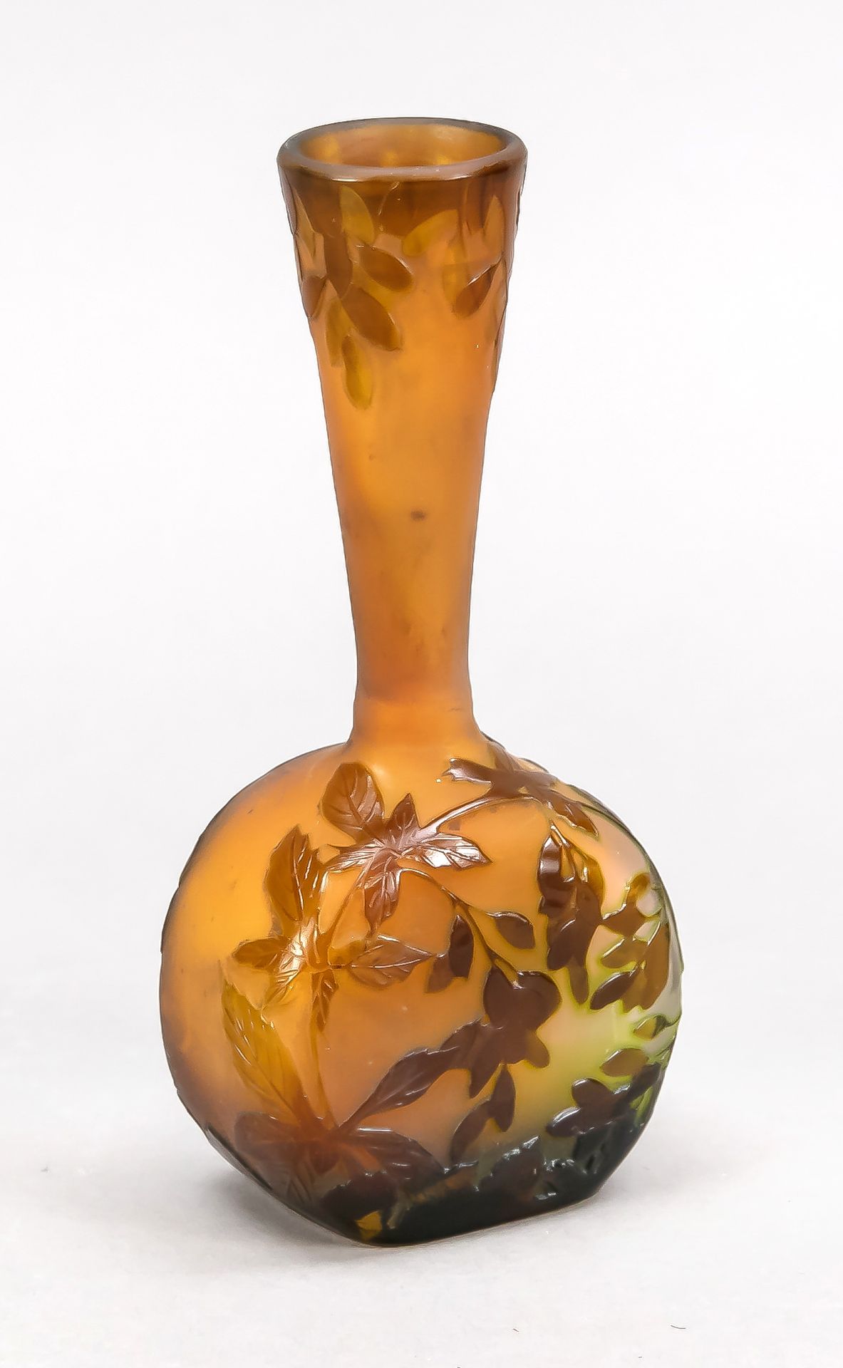 Null Vase, Frankreich, 20. Jh., Emile Gallé, Nancy, rechteckiger Stand, abgeflac&hellip;