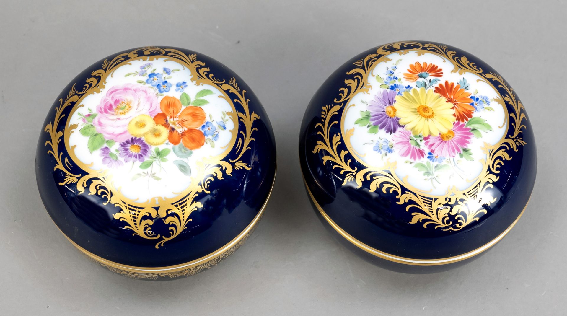 Null Two lidded boxes, Meissen, c. 1980, 1st choice, on the lid polychrome flora&hellip;