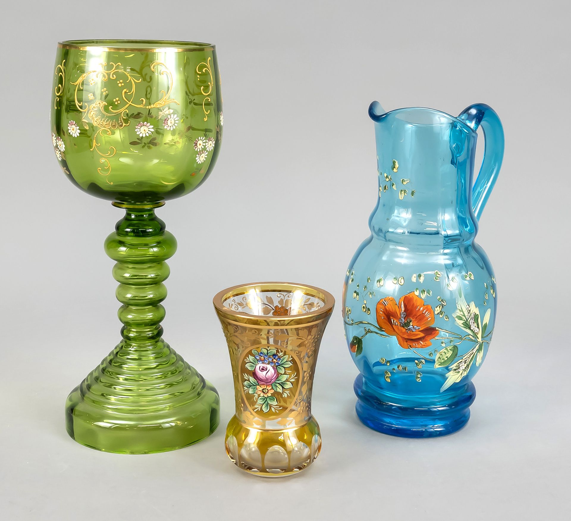 Null 三组玻璃杯，1900年左右，大的罗马杯，烧杯和壶，透明和彩色玻璃，每个都有不同的花卉冷珐琅画，部分有金色，高达29.5厘米