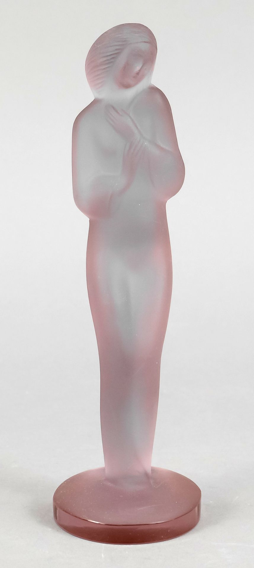 Null Standing woman, 20th c., on round plinth, violet glass, h. 19,5 cm