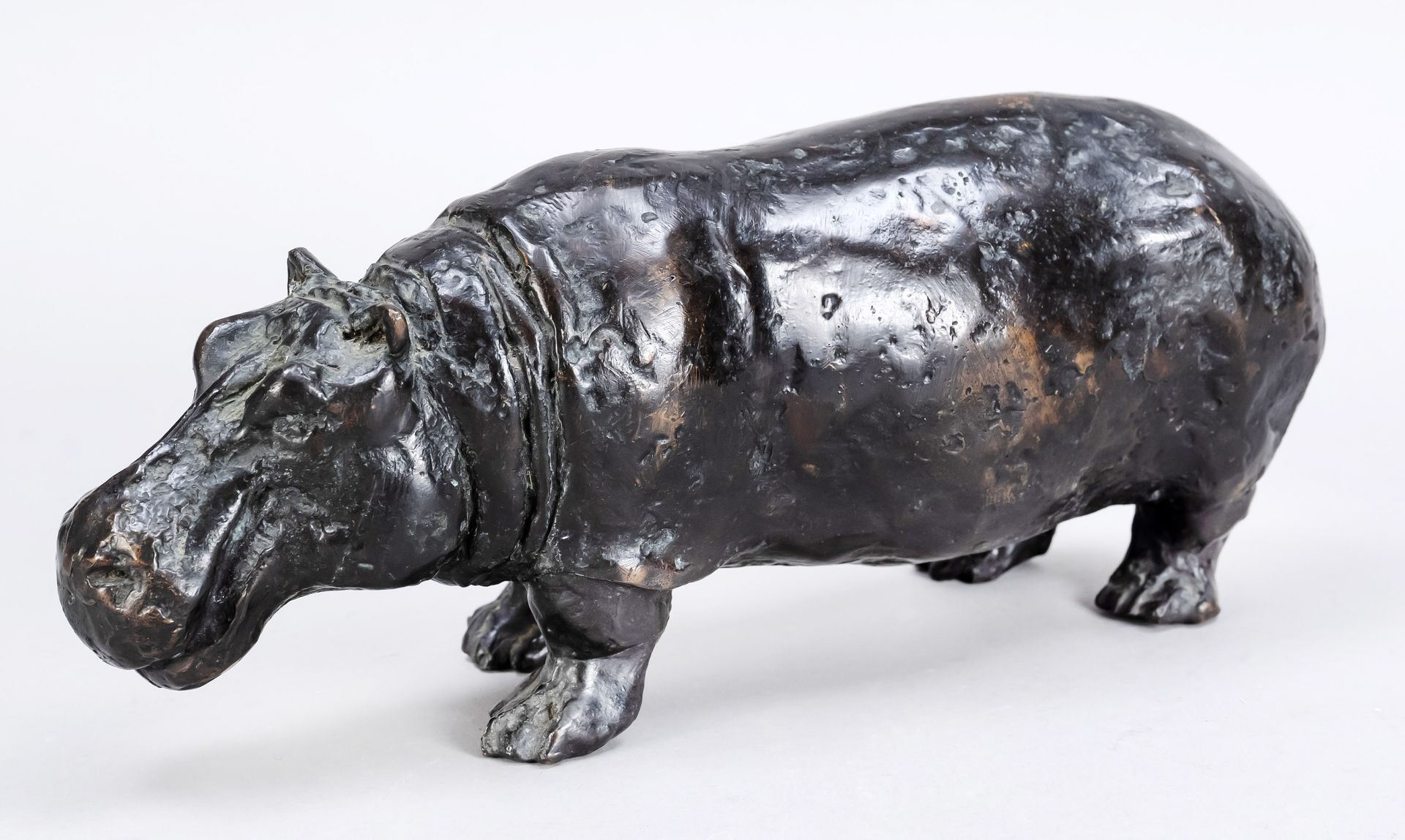 Null 库尔特-阿伦茨（1934-2014），科隆雕塑家，小河马，深棕色的青铜，腹部有A.Numm.4-25，铸造厂印章，长30厘米