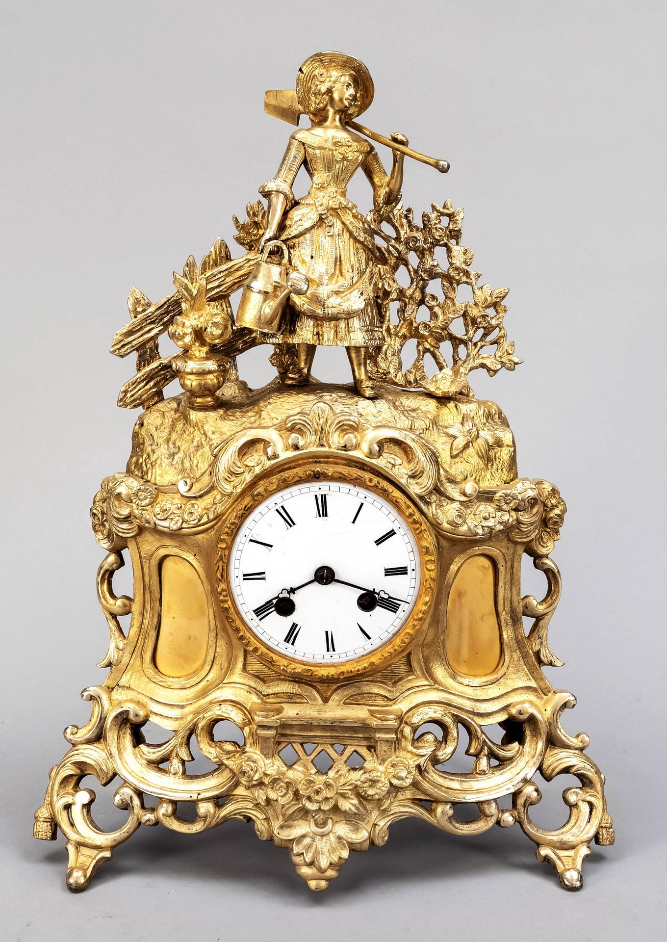 Null French. Fireplace clock, 2nd half 19th c., decorated with rocailles, crowne&hellip;