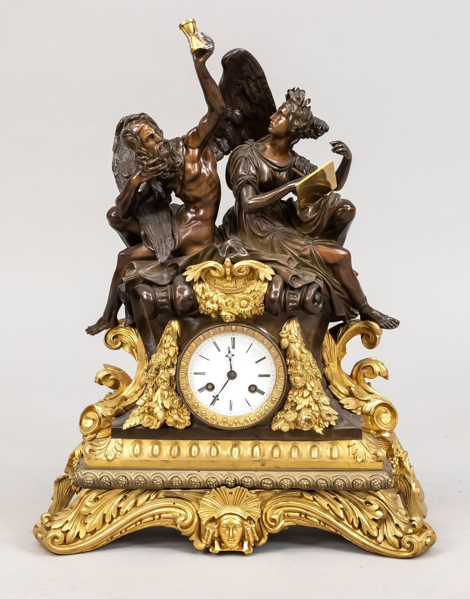 Null Pendule à personnages en bronze, 1ère moitié du 19e s., avec Chronos et Rhé&hellip;