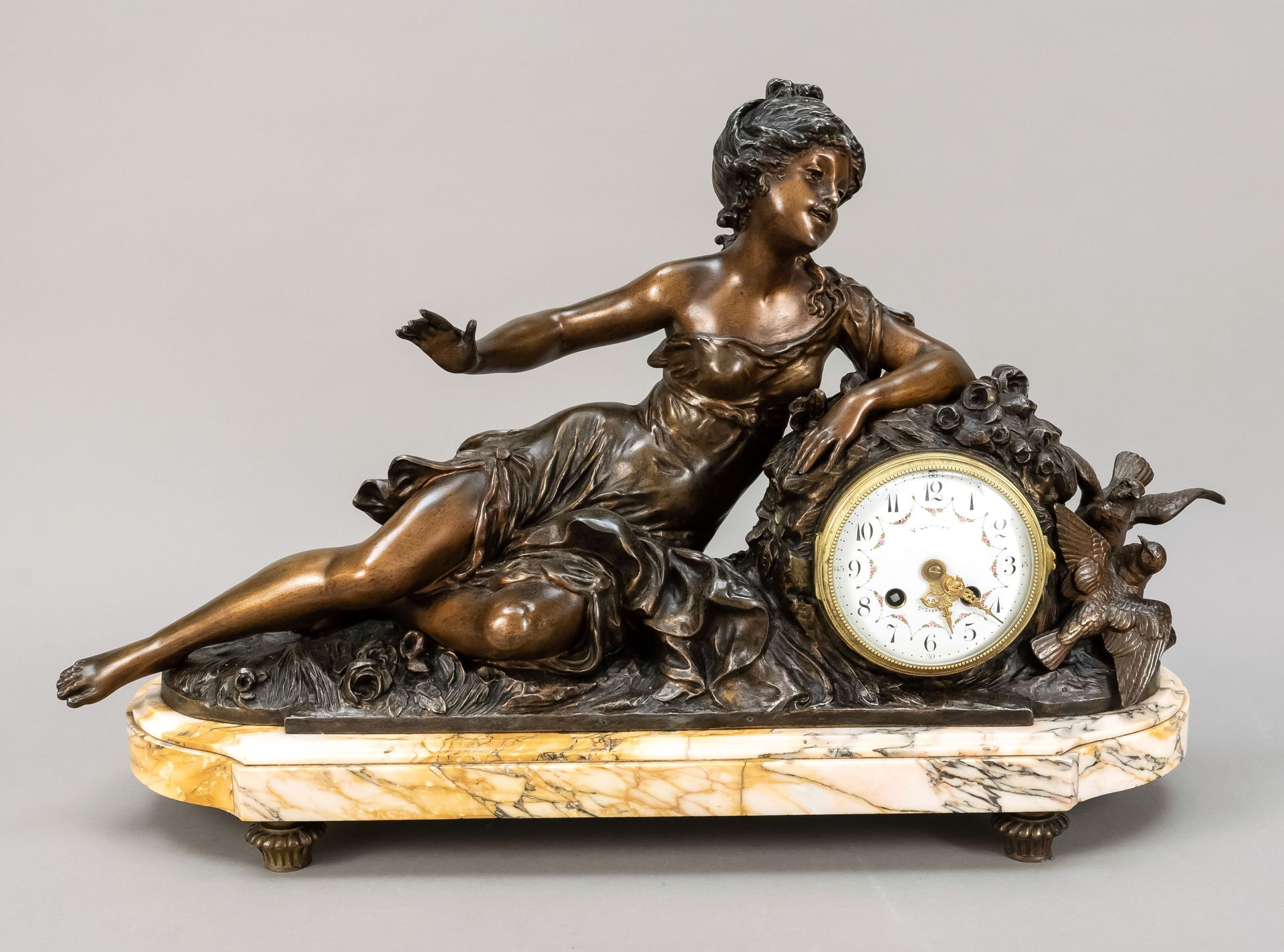 Null French. Figure pendulum, 2nd half 19th c., after Moreau, white cast bronze &hellip;