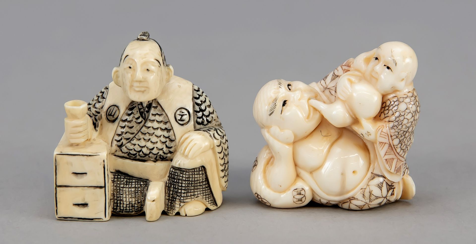 Null 3 Netsuke, Japan, late 19th c., ivory. All signed in incision, d. To 5,5 cm