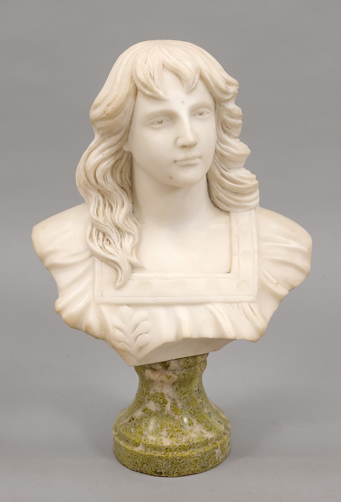 Null Anonymous sculptor of the 20th c., large marble bust of a young woman, whit&hellip;