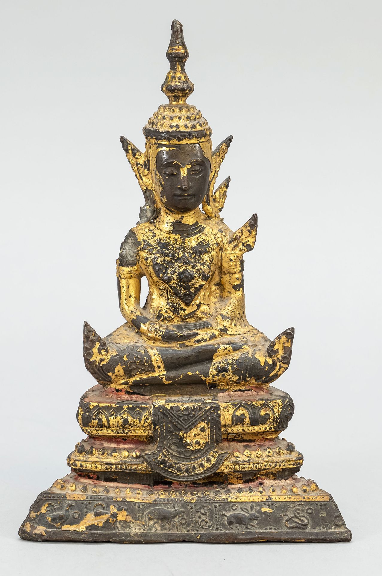 Null Buddha Ratanakosin, Thailandia, fine del XIX secolo, bronzo pieno con resid&hellip;