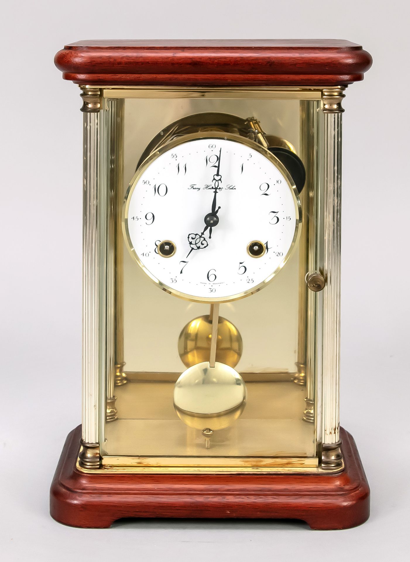 Null Horloge de table Franz Hermle & fils, 2e moitié du 20e s., vitrée sur trois&hellip;