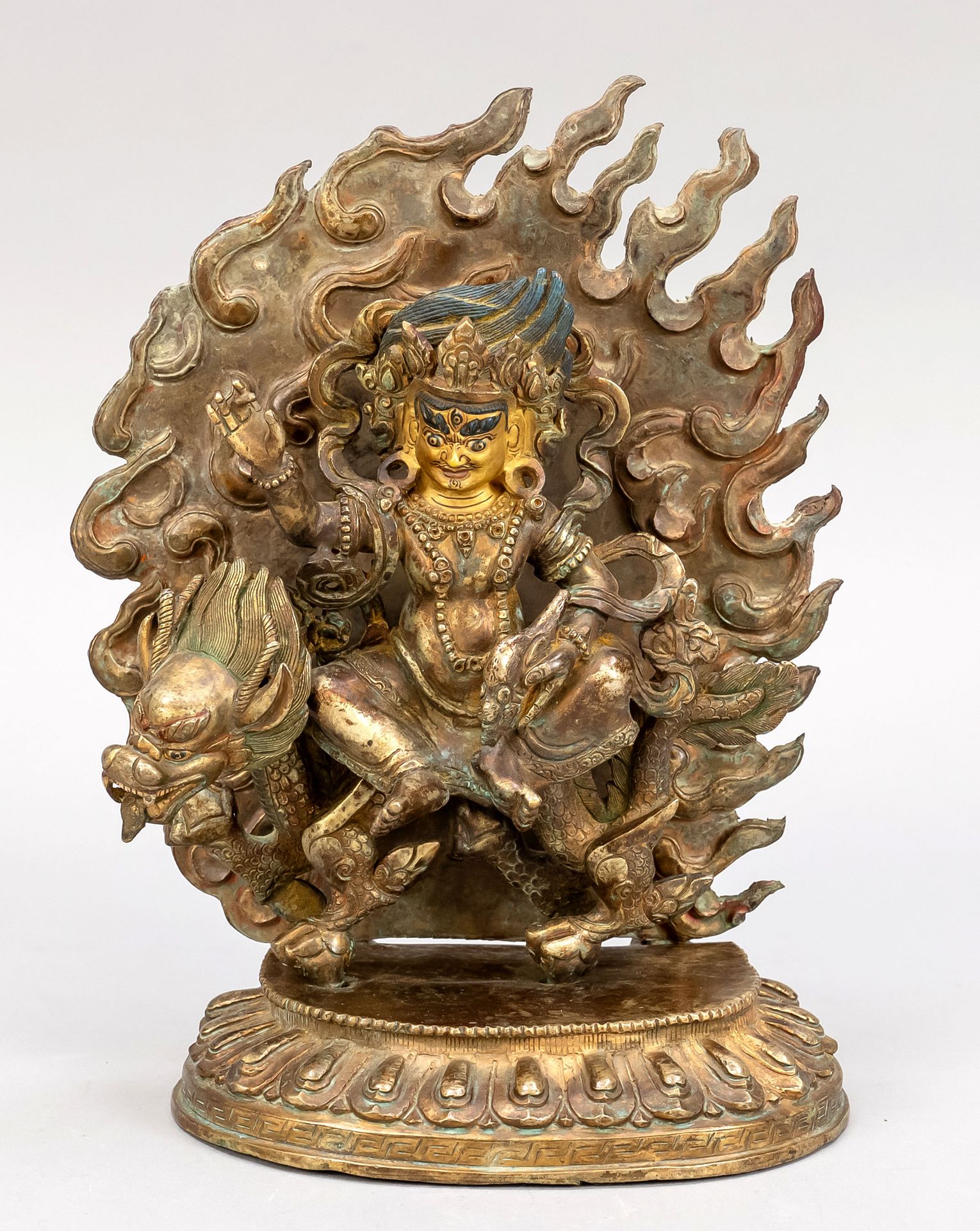 Null 龙上的强巴拉，西藏，19世纪中期，青铜，火镀金，部分多色漆。由3个部分组成。莲花底座，金光闪闪，身姿曼妙。铜底板，高24厘米