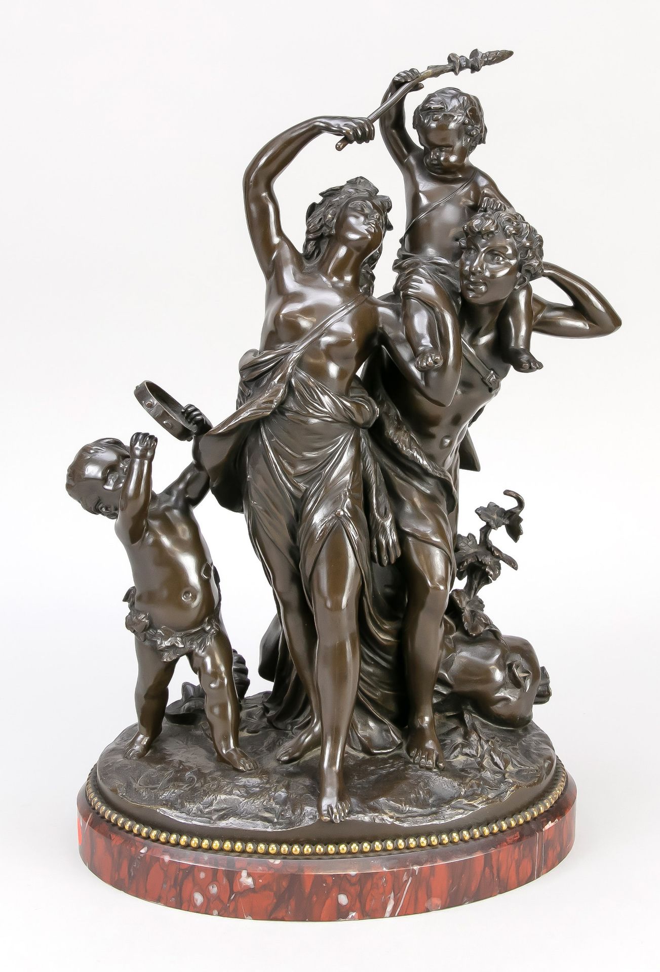 Null 克劳德-米歇尔-克洛迪恩（1738-1814），后，那不勒斯家庭与小女巫。深绿色斑驳的青铜。在一个自然主义的基座上刻有 "Clodion"。椭圆形大理&hellip;