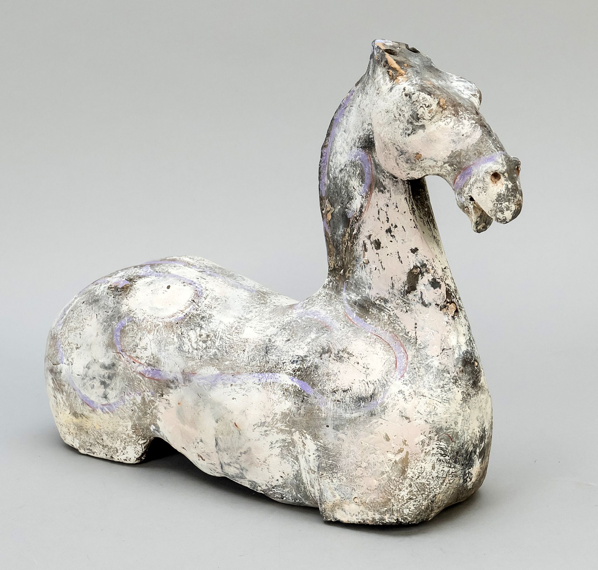 Null Figurine de cheval, Chine, âge inconnu, terre cuite. Cheval couché (sans ja&hellip;