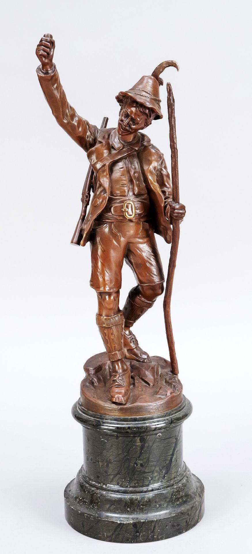 Null 约翰-爱德华-丹豪瑟（1869-），快乐的猎手，蛇形底座上的棕色青铜，支架上有 "丹豪瑟 "的签名，管茎被烧掉，高46厘米。