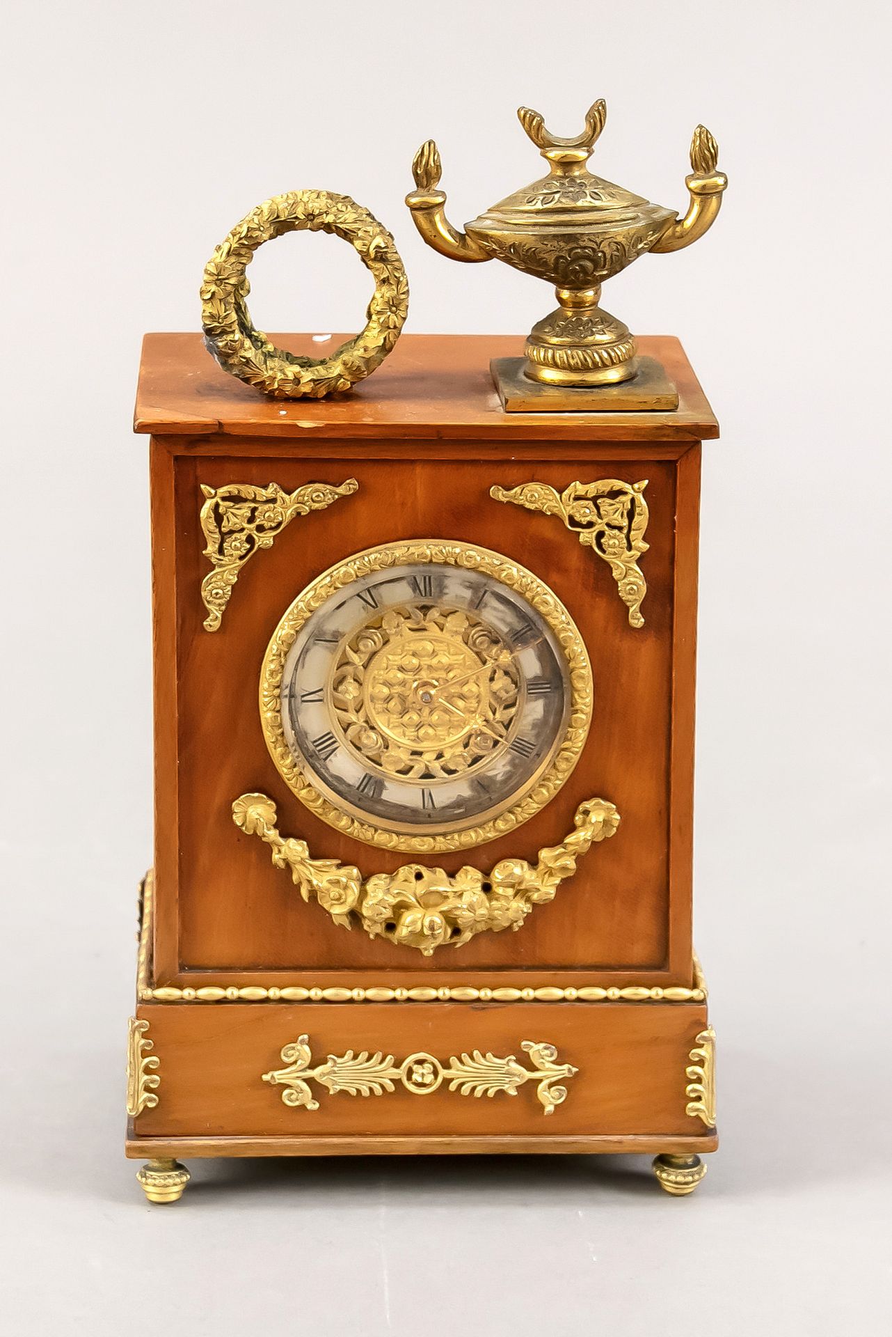 Null Petite horloge de table en bois de style Empire, France, 1860-1880, boîtier&hellip;