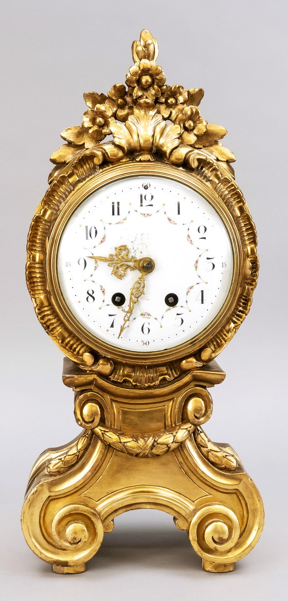 Null Reloj de sobremesa, madera dorada, 2ª mitad del siglo XIX, coronado con flo&hellip;