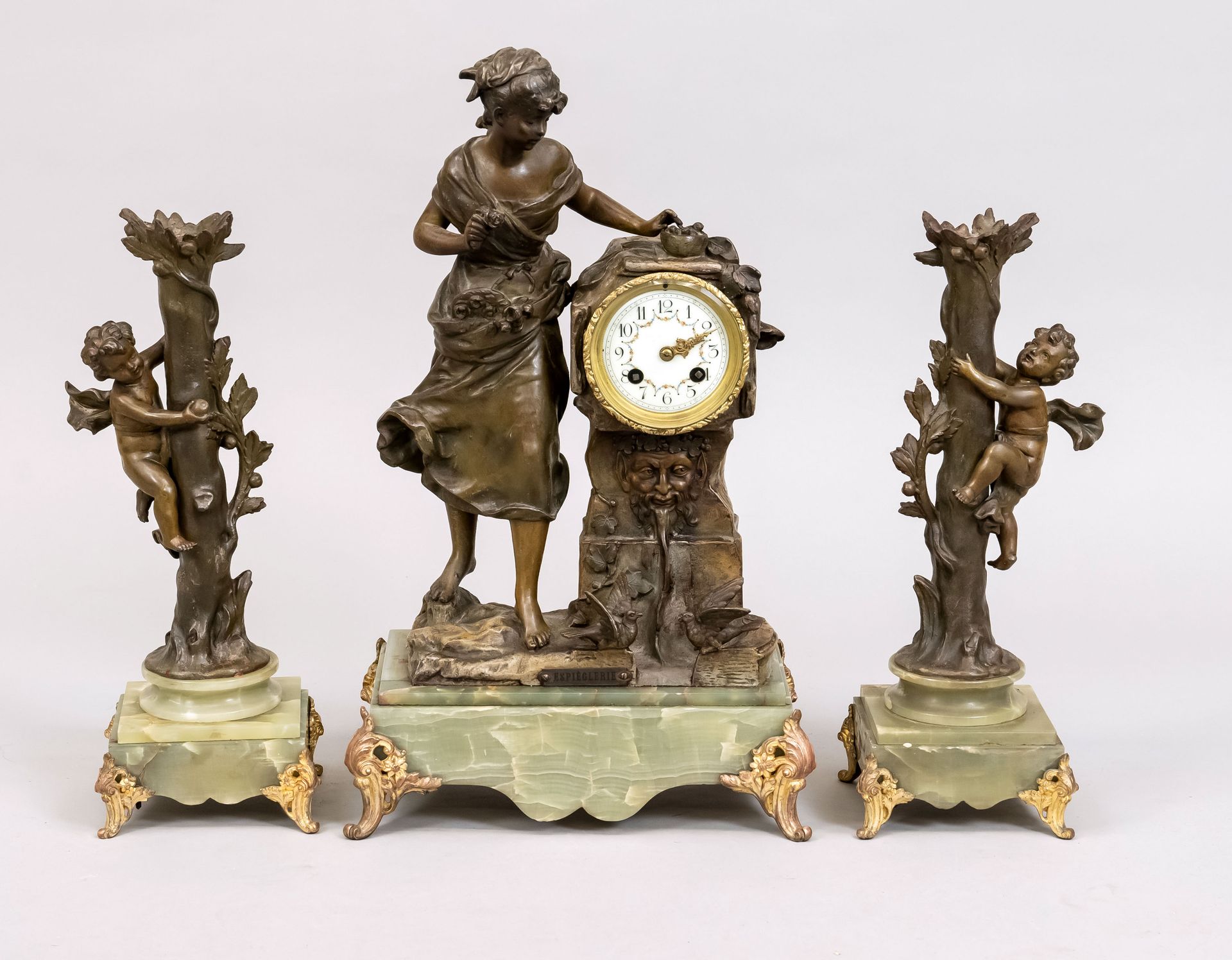 Null 3-piece clock set, France 1st h. 19th c., marked Espiegelerie, bronzed youn&hellip;