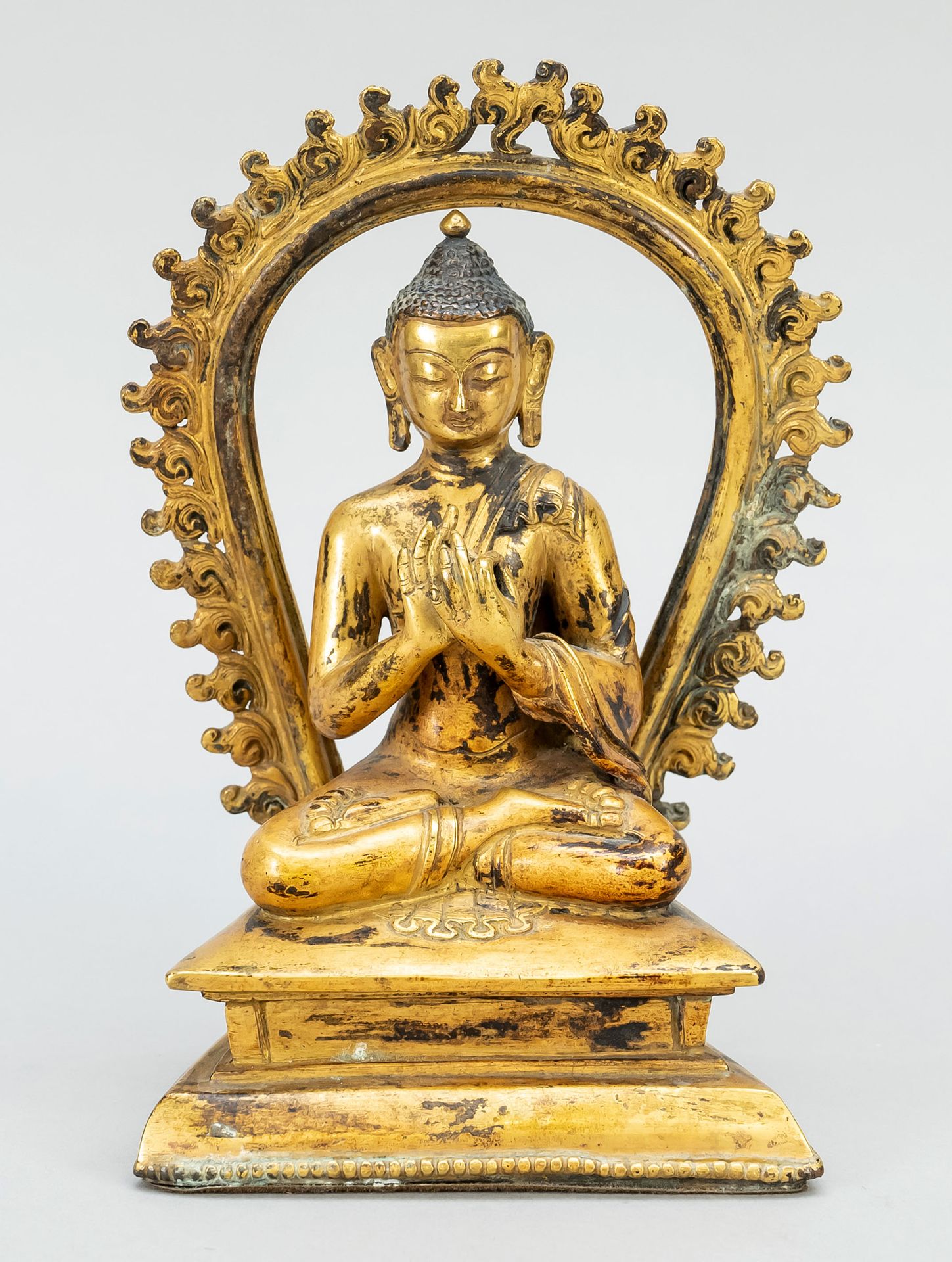 Null Buddhistische Heiligenfigur/Buddha, Tibet, wohl 18./19. Jh., Bronze, feuerv&hellip;