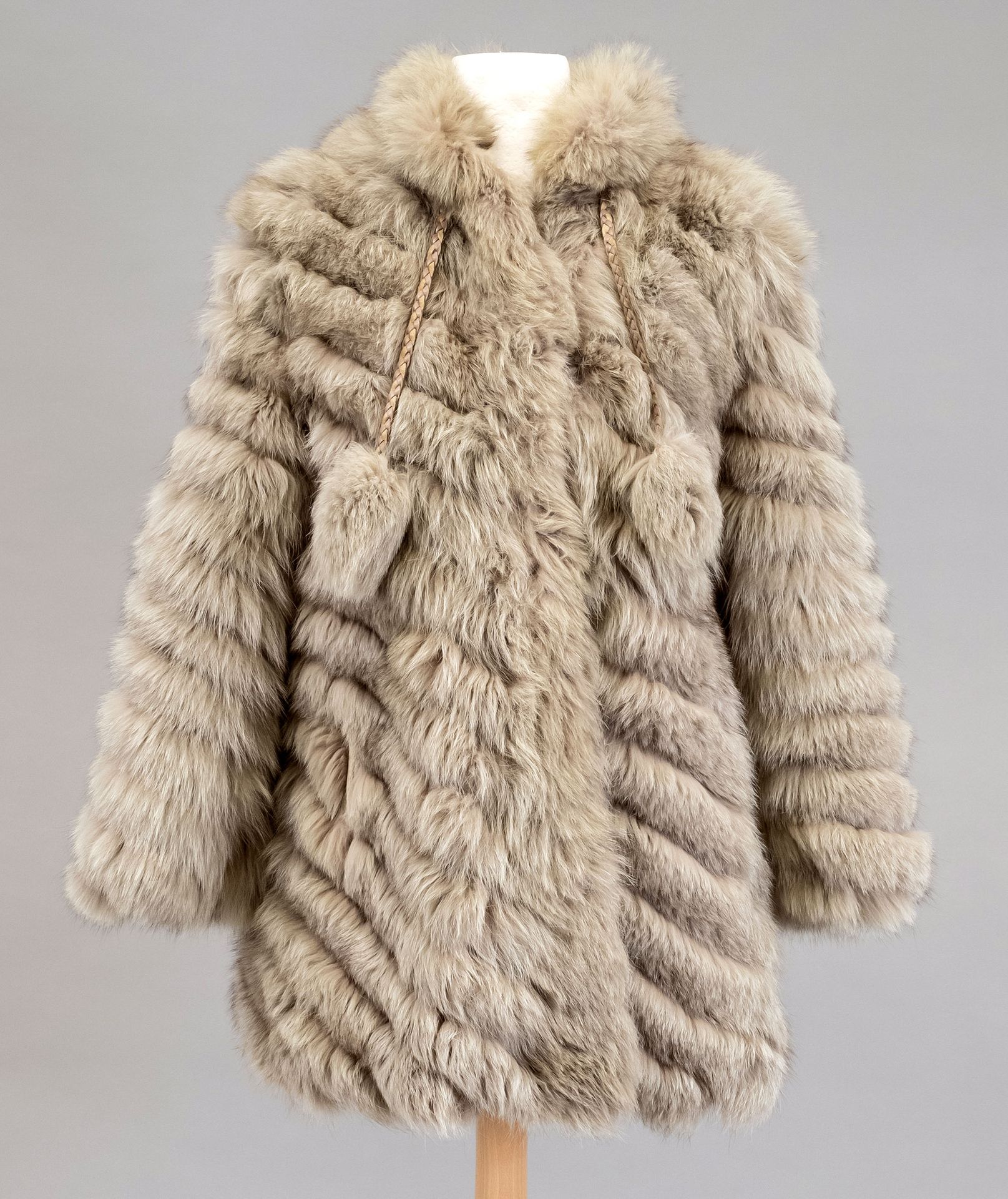 Null Gray ladies fox jacket, horizontal stripes, no name or size, light wear mar&hellip;