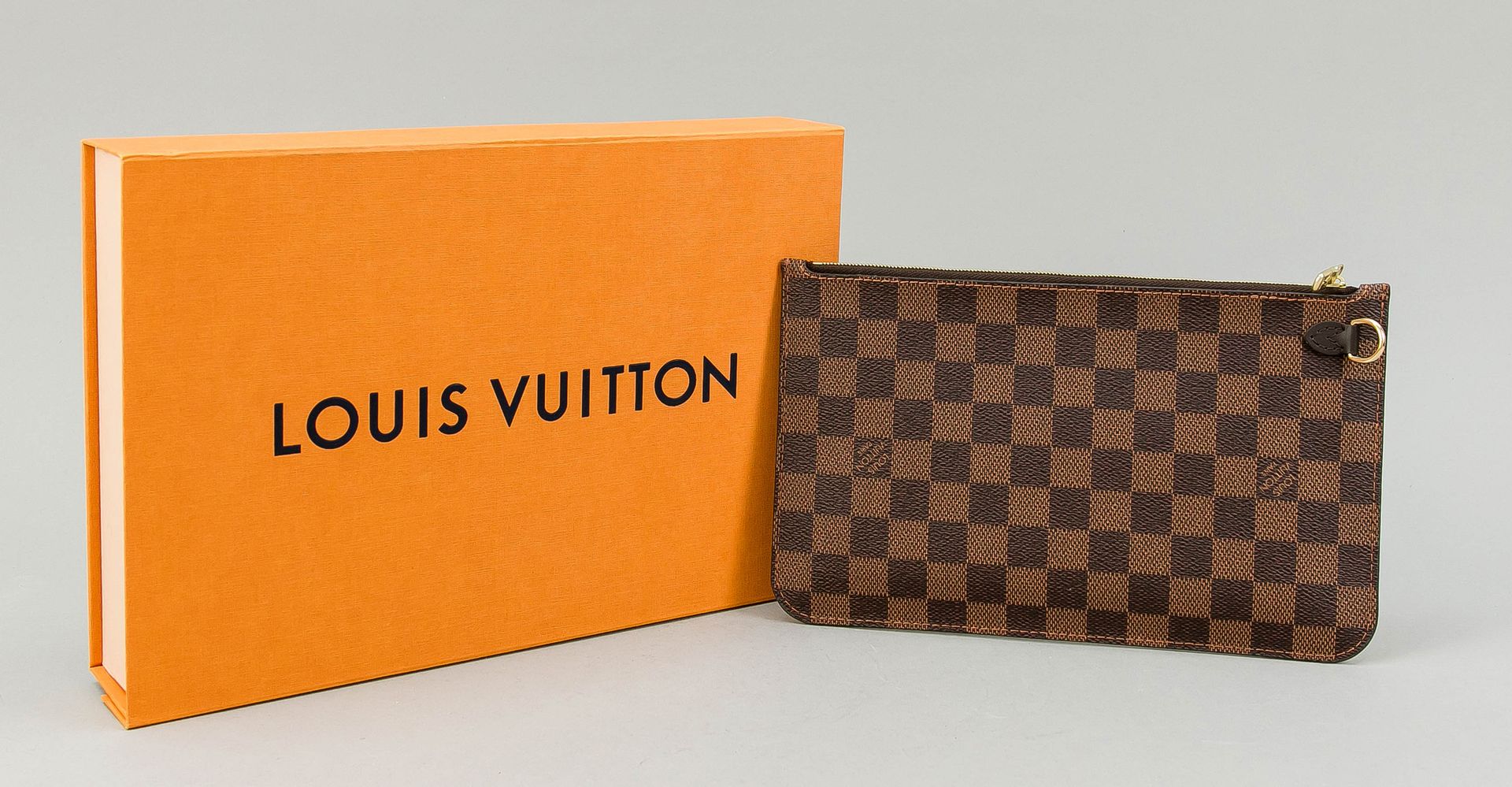 Null Louis Vuitton, Damier Ebene Monogramm Canvas Pochette, gummiertes Baumwollg&hellip;