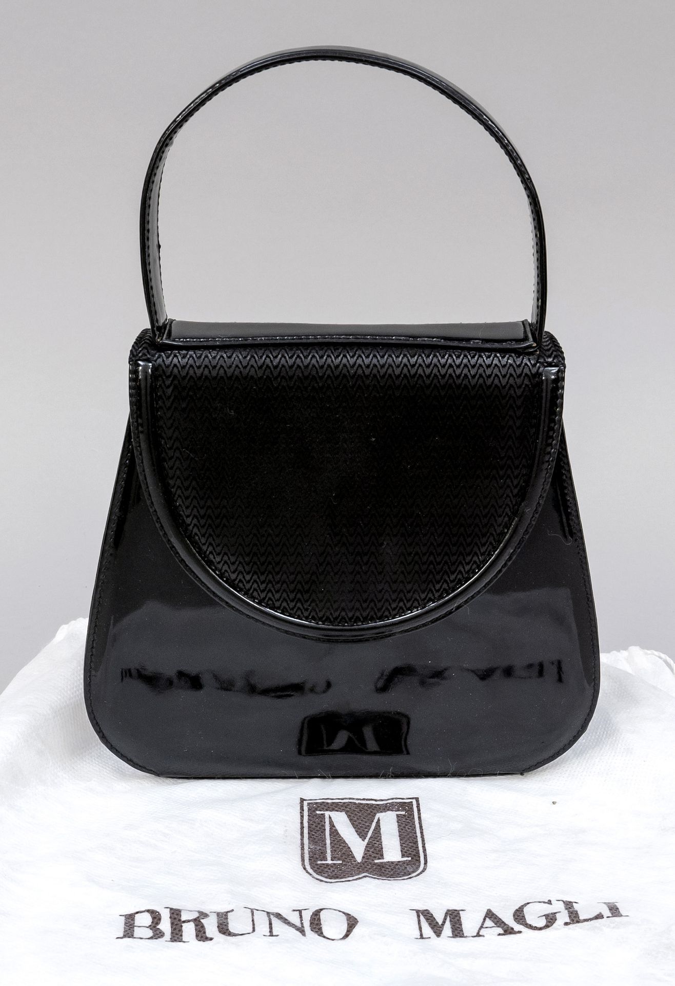 Null Bruno Magli, Small Trapeze Hand Bag, black patent leather, gold-tone hardwa&hellip;