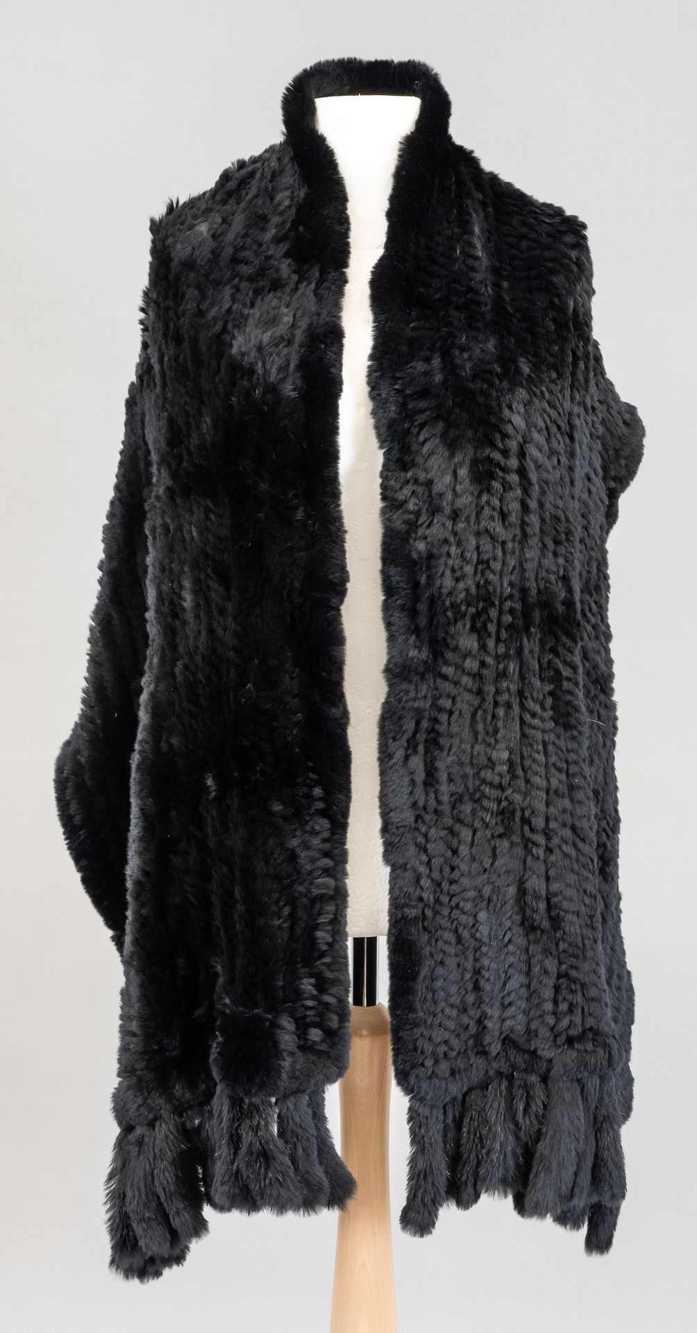 Null Ladies fur scarf, on a label marked Rolf Schulte, without size indication, &hellip;