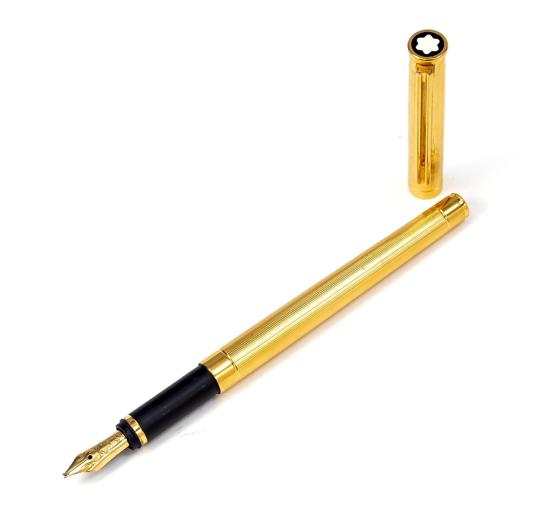 Null 万宝龙墨盒钢笔，20世纪下半叶，型号为Noblesse，18克拉(750)黄金笔尖，镀金表壳，有条纹雕刻，名字的奉献，长14厘米。