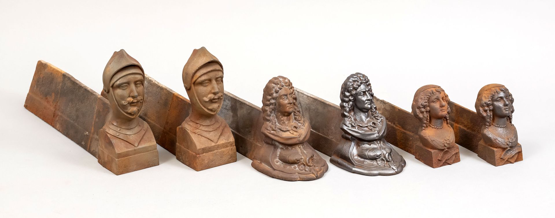 Null 3 pairs of mantelpieces, late 19th c., cast iron. All with busts, each ca. &hellip;
