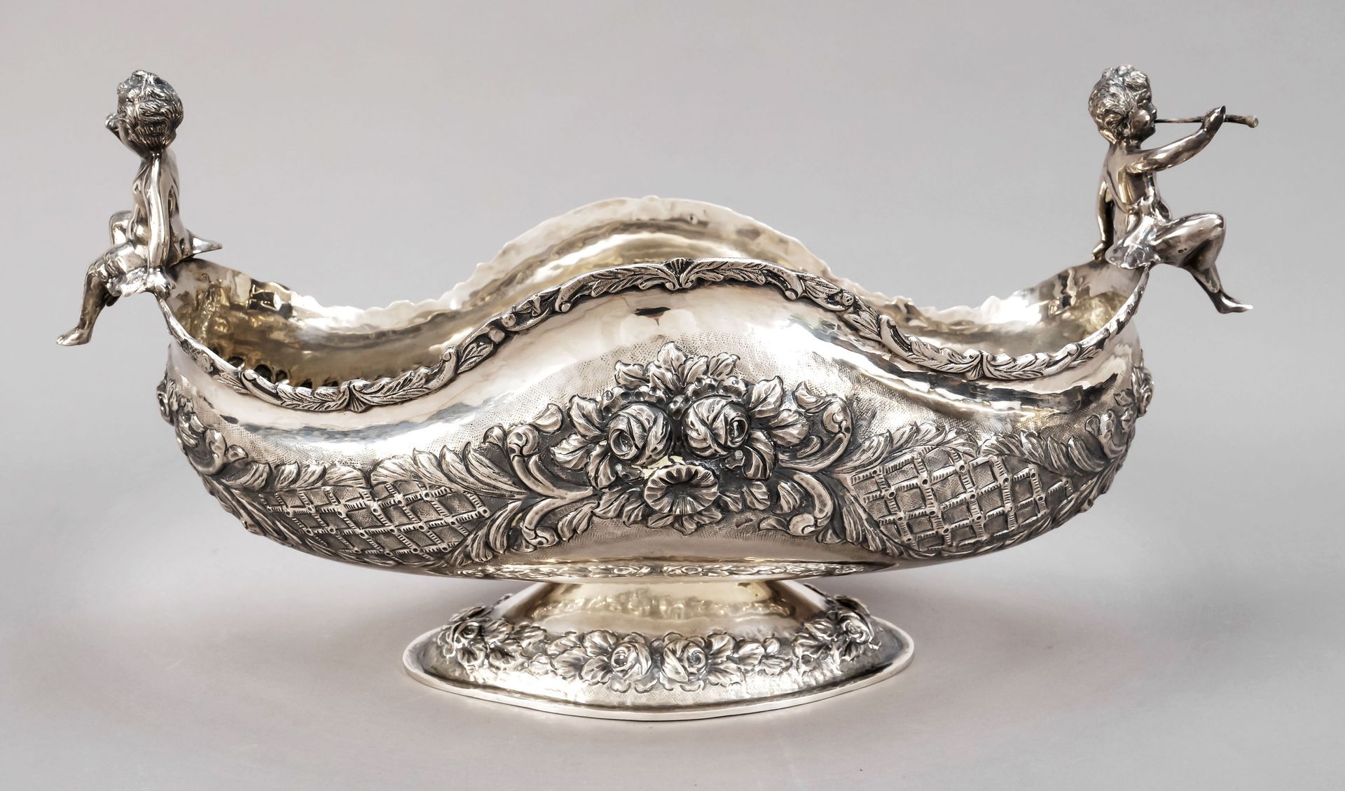 Null Jardiniere, c. 1900, silver tested, oval vaulted stand, bulbous body with c&hellip;