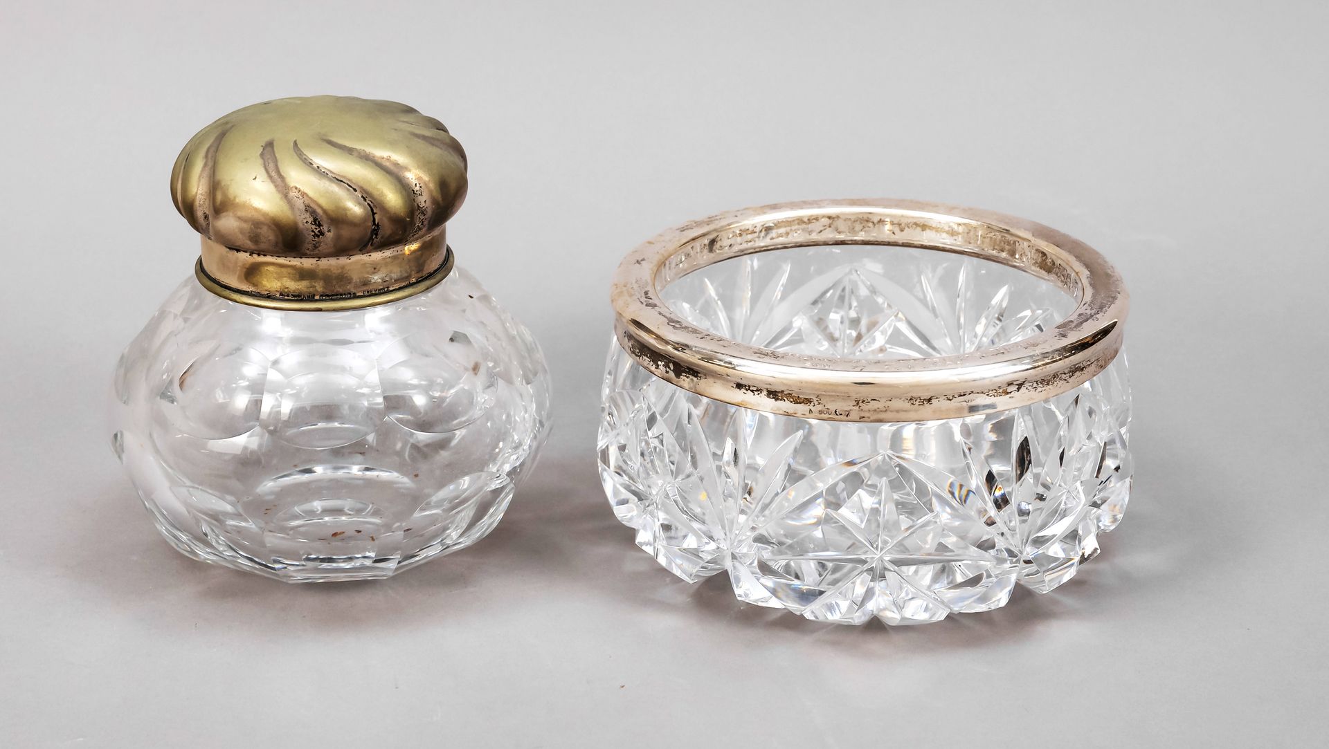 Null 圆碗和带银饰的盖盒，德国，20世纪上半叶，每个盒子的主体都是带切割装饰的透明玻璃，1个有奉献的雕刻，直径至15.5厘米