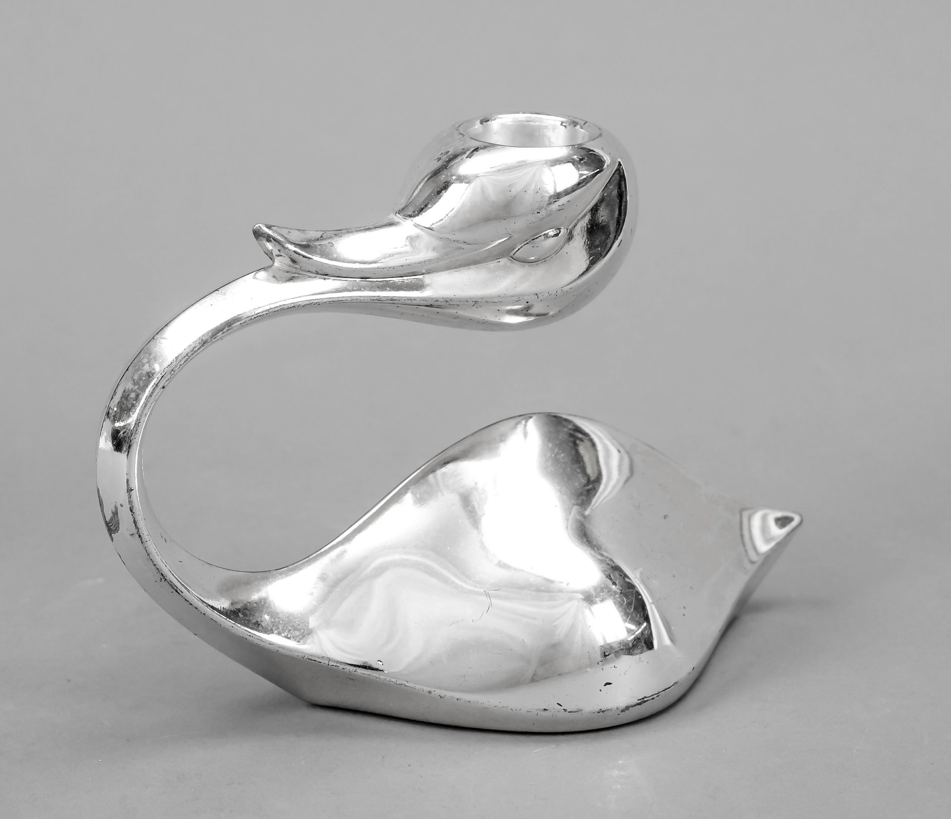 Null Figural candlestick, 20th c., plated, in the shape of a duck, l. 15 cm