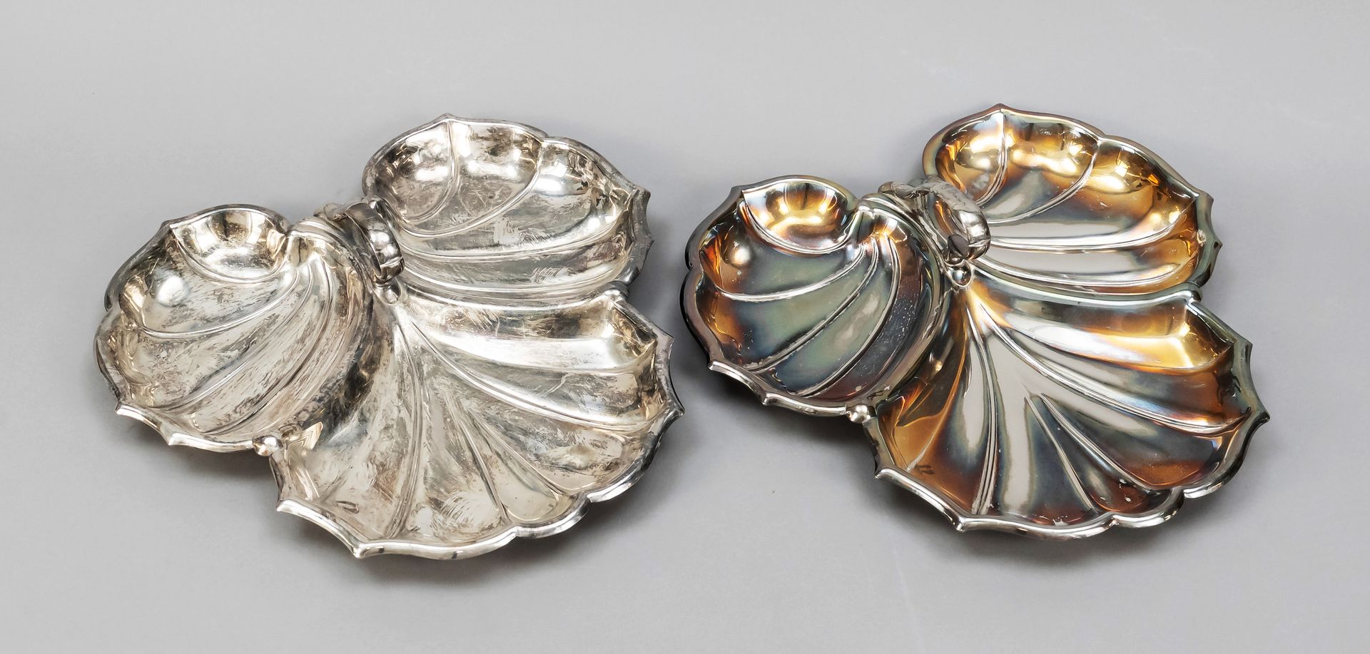Null Pair of cabarets, probably England, 20th c., plated, in leaf shape, middle &hellip;