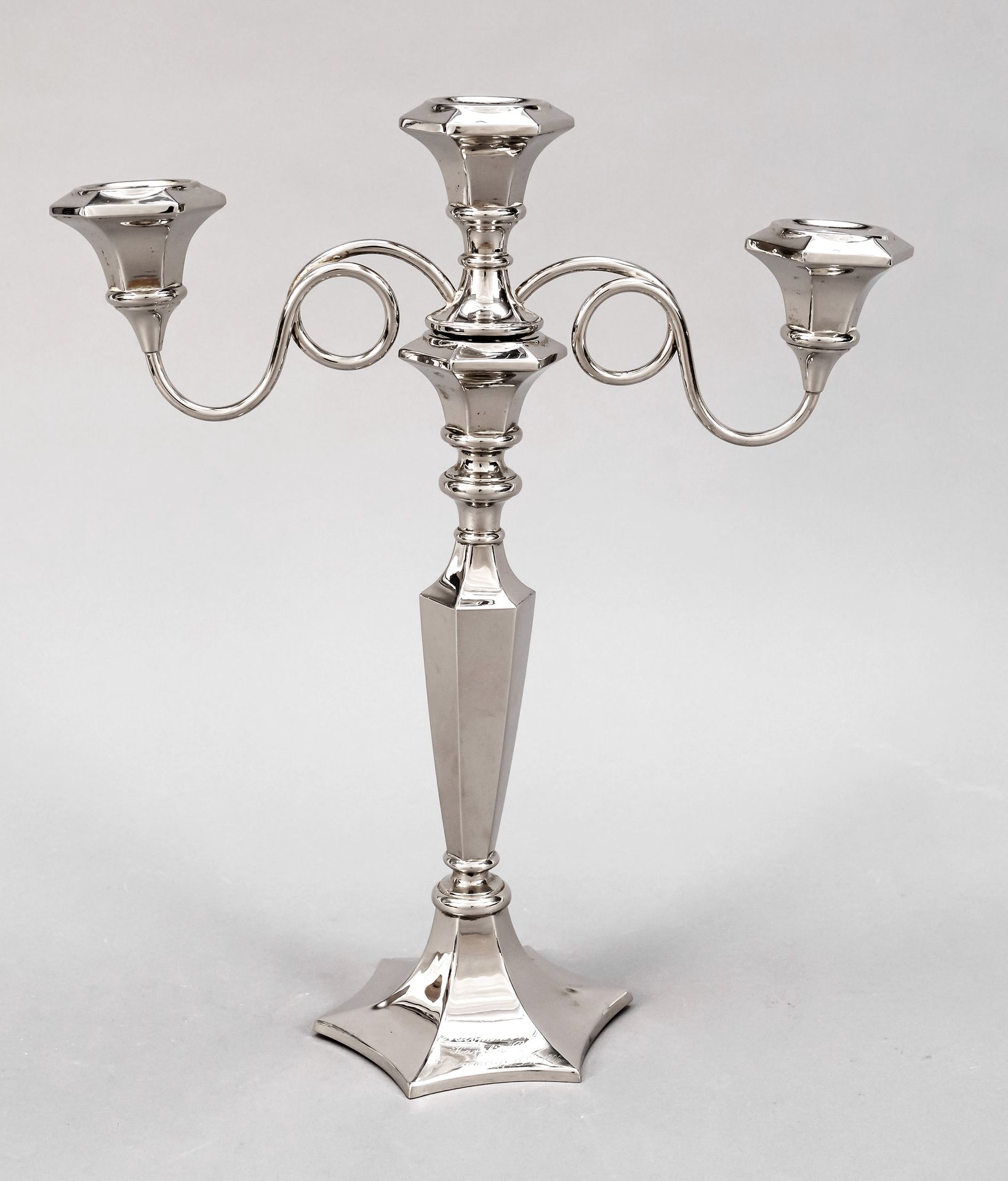 Null Three-branched candlestick, early 20th c., plated, hexagonal stand, angular&hellip;