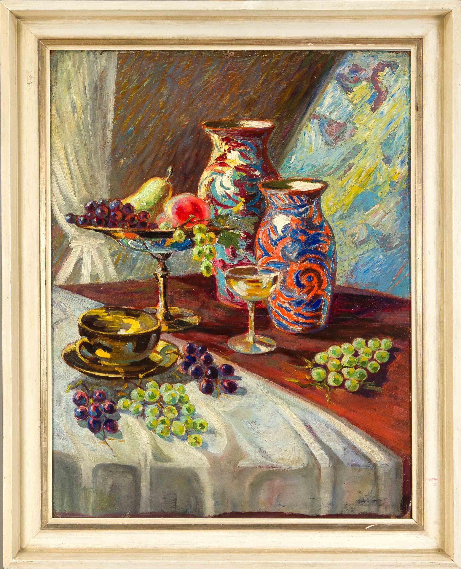 Null 匿名画家，约1930年，葡萄和两个花瓶的静物，纸板上的油彩，无签名，63 x 49厘米，有框架的76 x 61厘米